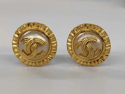 Coco Mark Gold Pearl Earrings