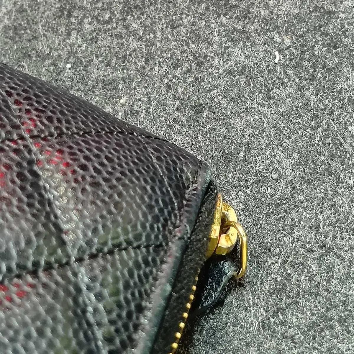 Matelassé Caviar Skin Round Zip Wallet, Black with Gold Hardware, 18409285 — view 11