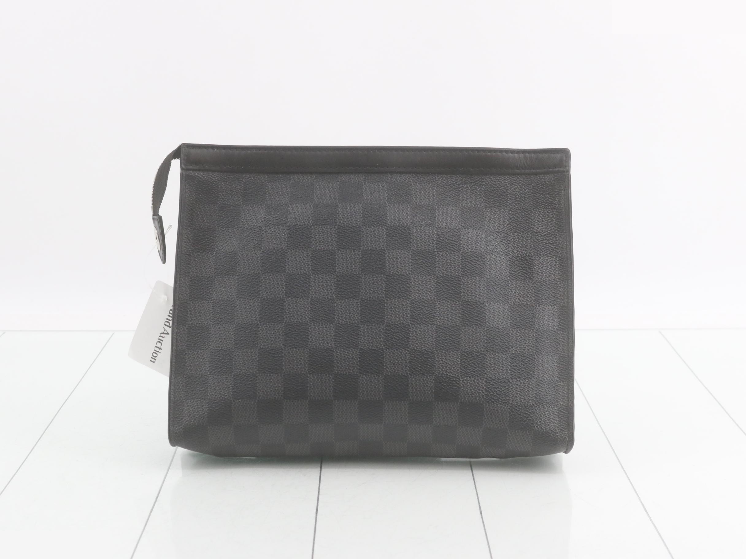 Damier Graphite Pochette Voyage MM Clutch Bag — view 2