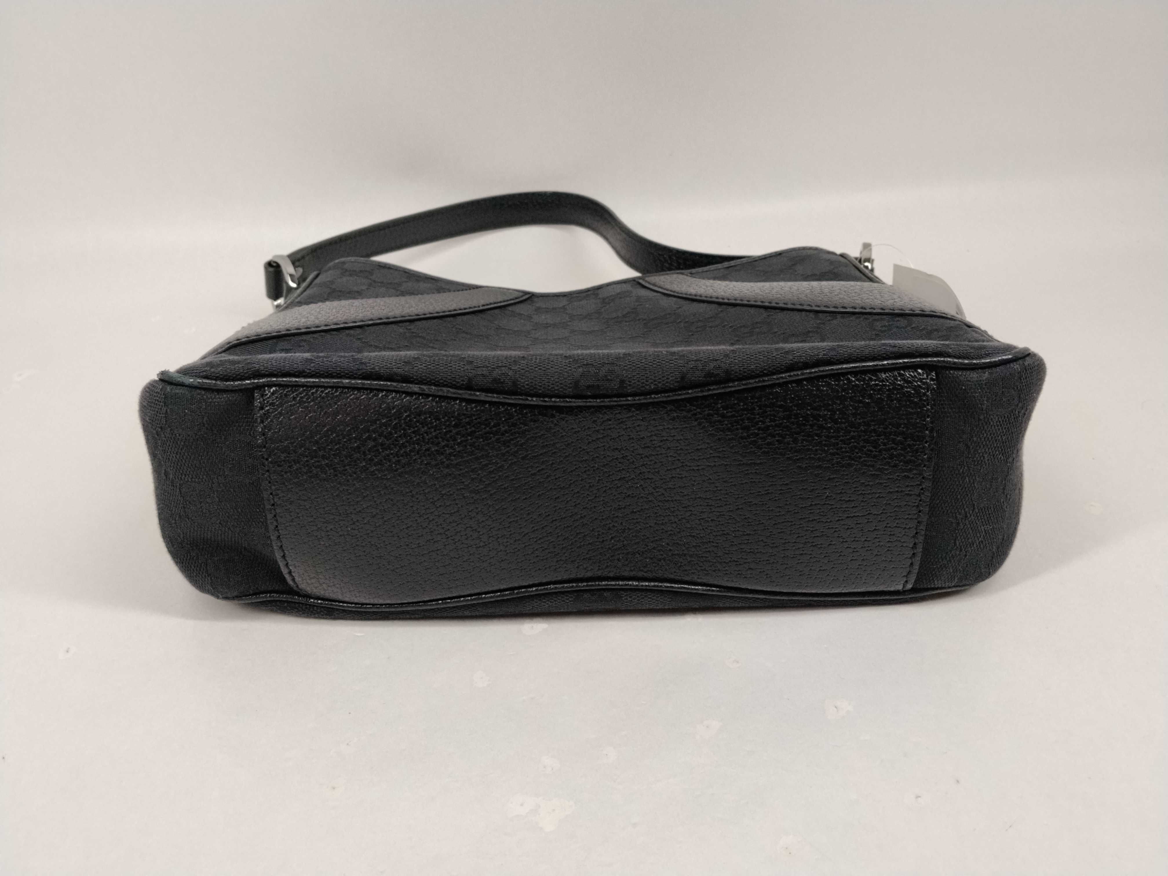 GG Canvas 113012 Shoulder Bag — view 7