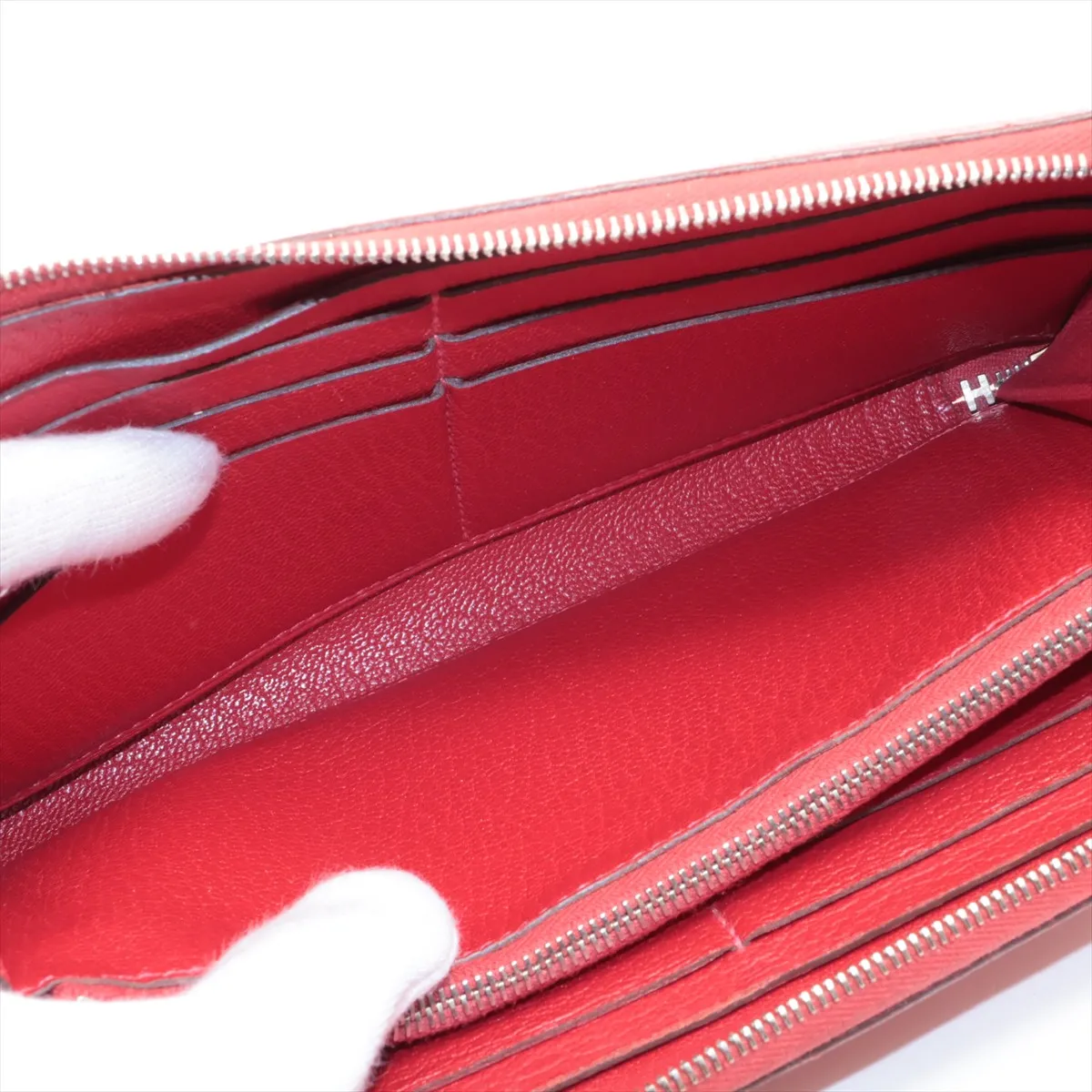 Evelyne Long Chevre Mysore Round Zip Wallet, Red, Silver Hardware P: 2012 — view 5