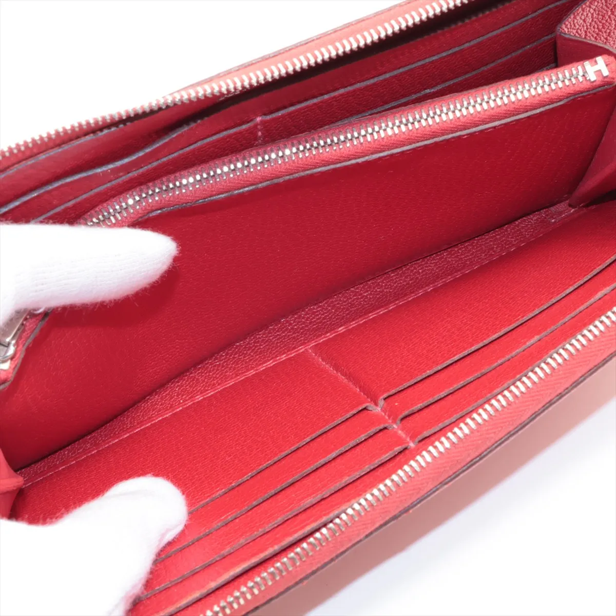 Evelyne Long Chevre Mysore Round Zip Wallet, Red, Silver Hardware P: 2012 — view 6
