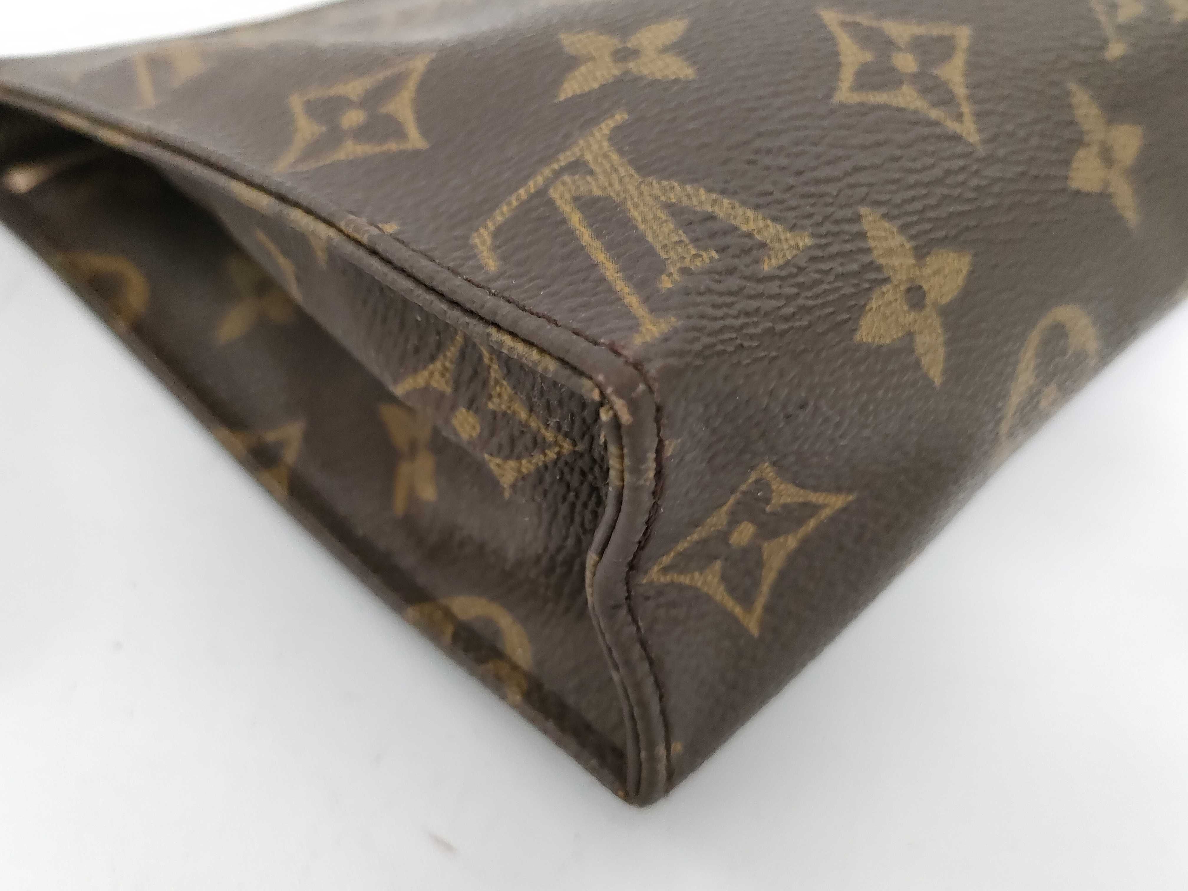 Monogram Vuitton Pochette Toilette 19 M47544 TH0960 Pouch — view 4