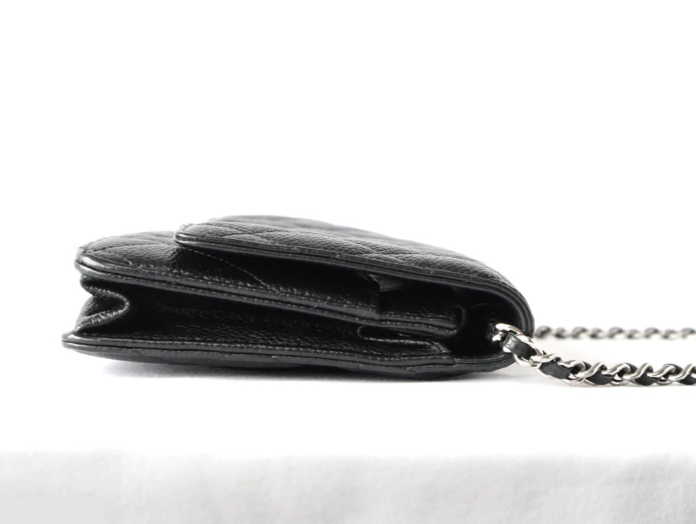 Caviar leather matelassé chain wallet shoulder bag, black — view 7