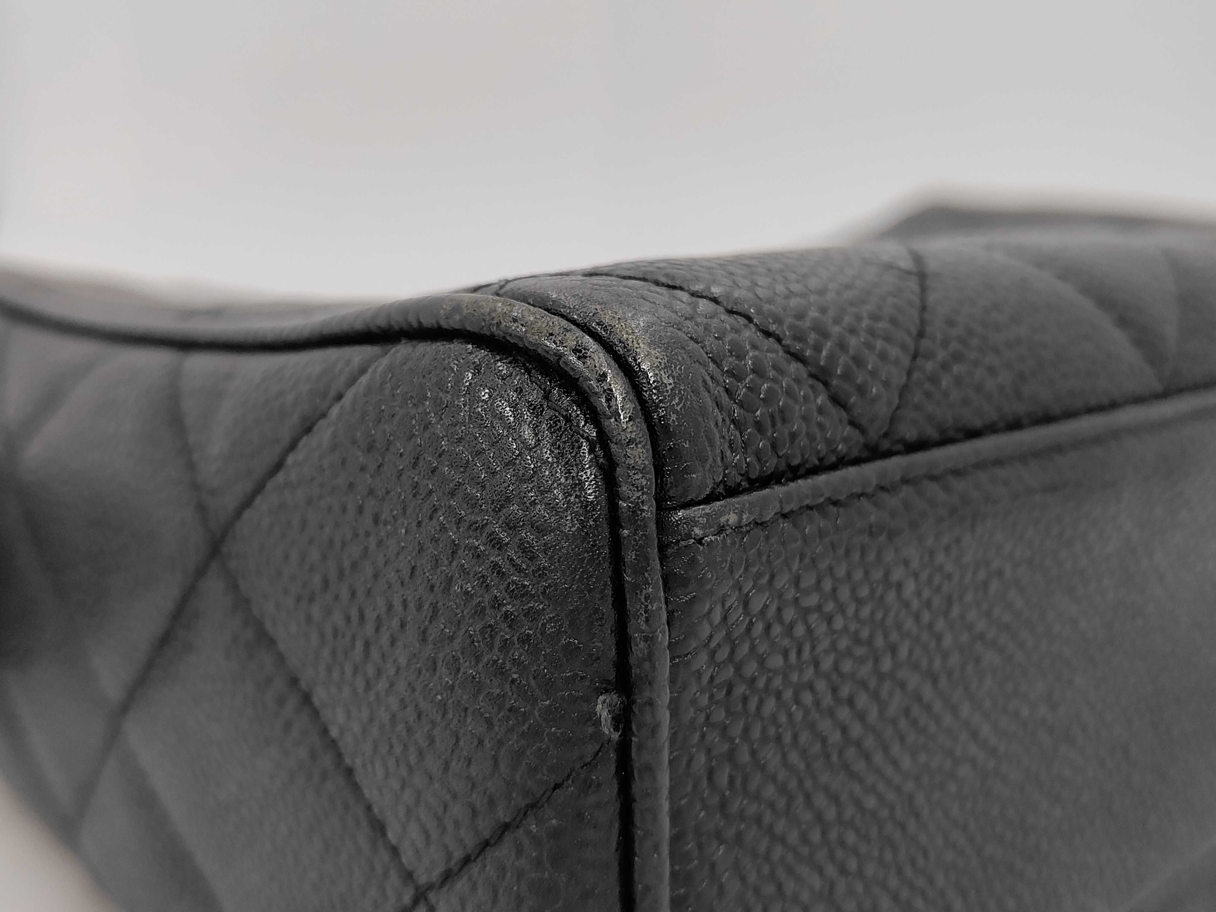 Caviar Skin (Bag) - Shoulder Bag - Seal Shoulder Bag — view 6