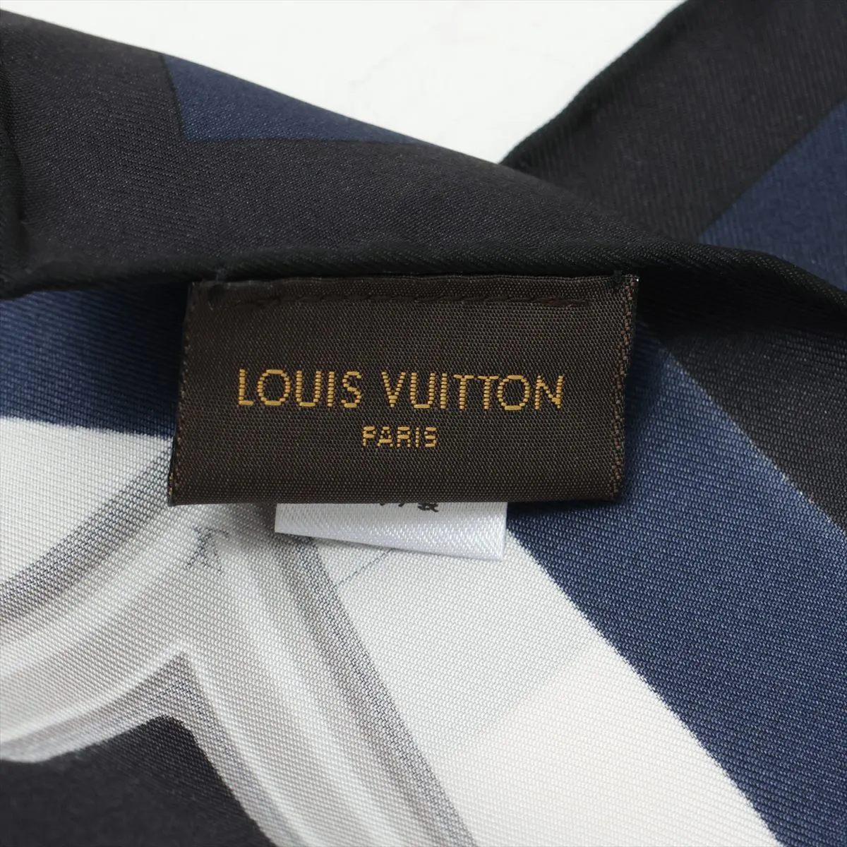 CM0137 Scarf, Silk, Black x Navy, Slight wear and snags, M78675 Carre un Chained — view 6