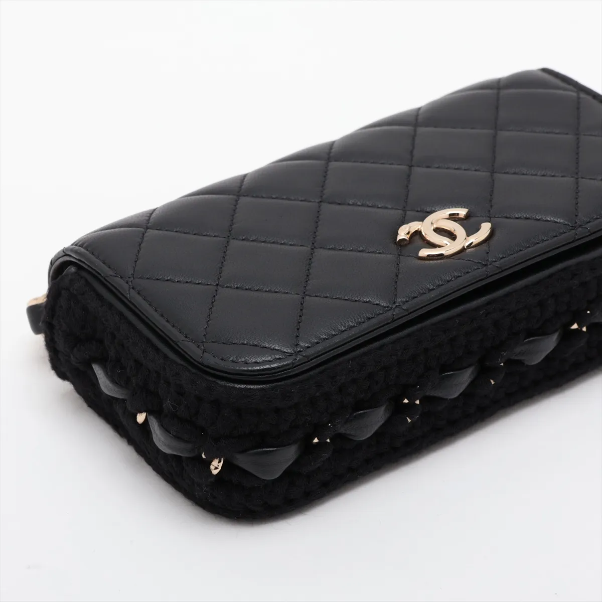 Matelassé Lambskin x Crochet Chain Wallet, Black with Gold Hardware, 31947894, Serial Number 31 — view 4
