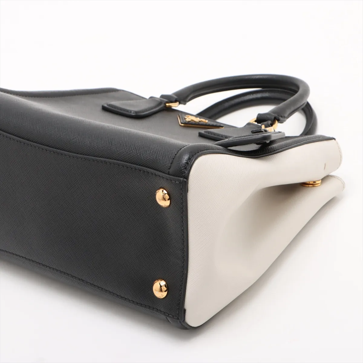 Saffiano Luxe Leather 2WAY Handbag Black BN2608 — view 3