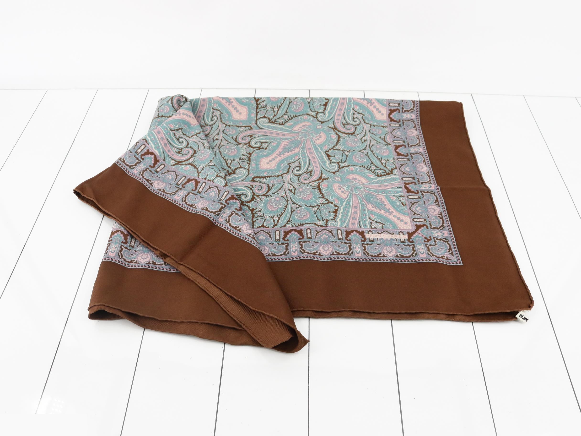 scarf — view 3