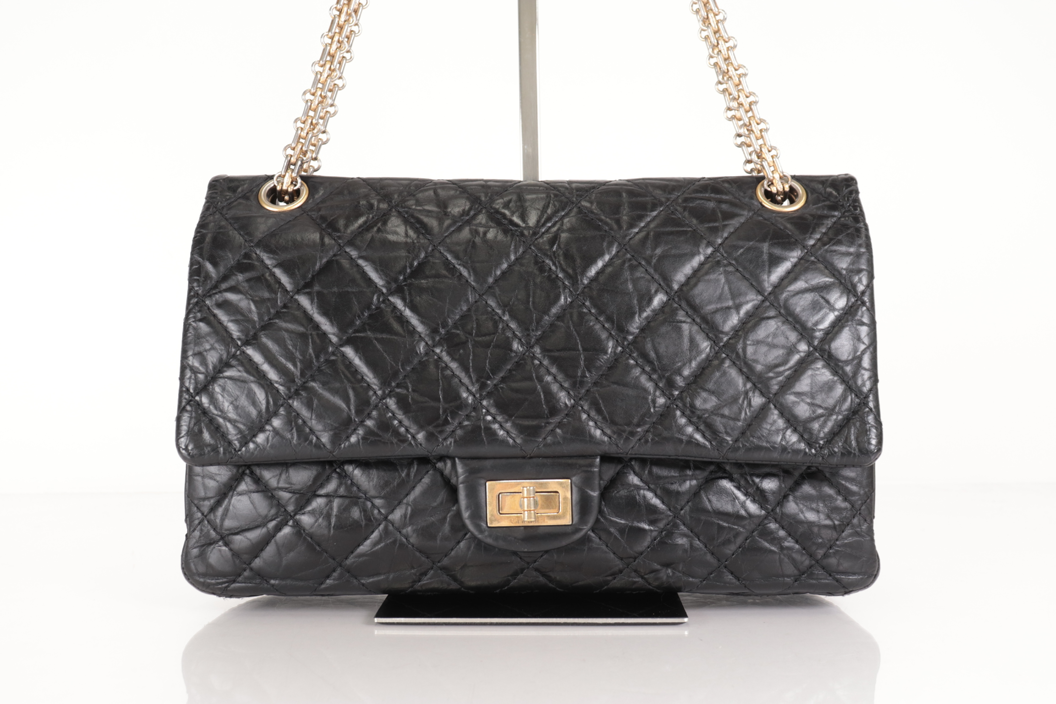 Double Flap 2.55 Leather Chain Shoulder Bag (Serial Number 10s) — view 2