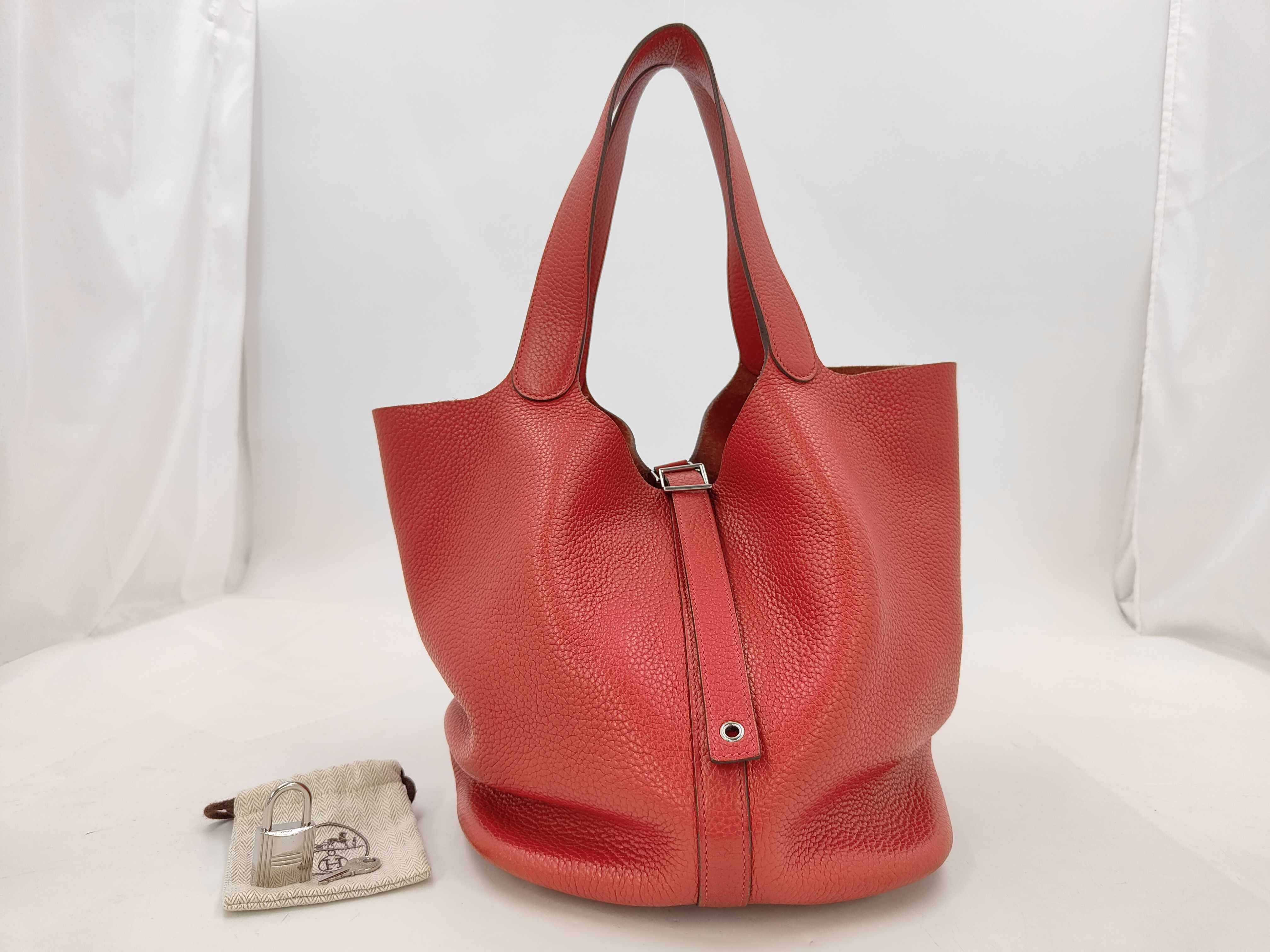 Picotin Lock GM Red Handbag (Stamped Q)