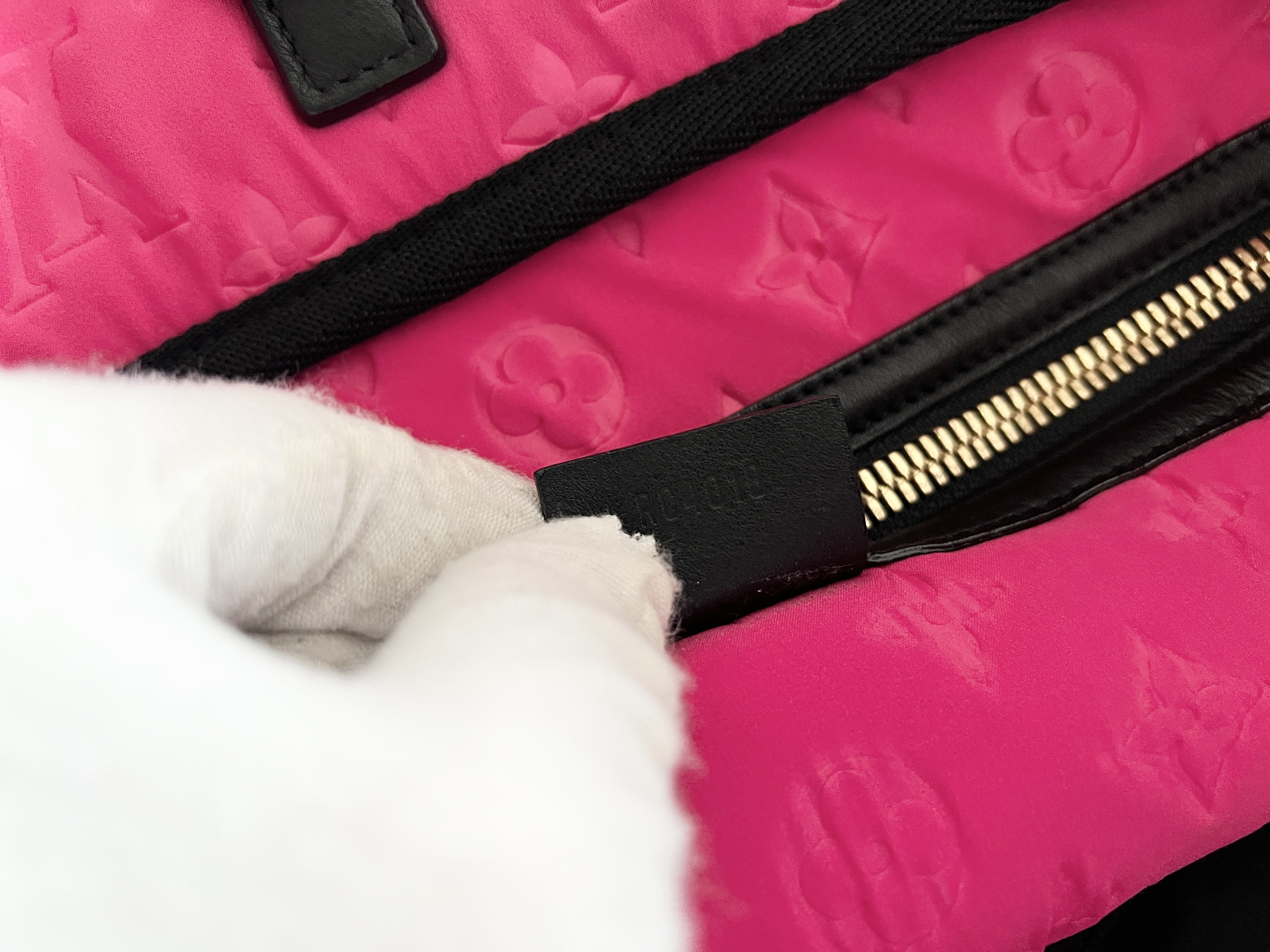 Monogram Scuba MM Fuchsia Leather Tote Bag Shoulder Bag Tote Bag — view 7