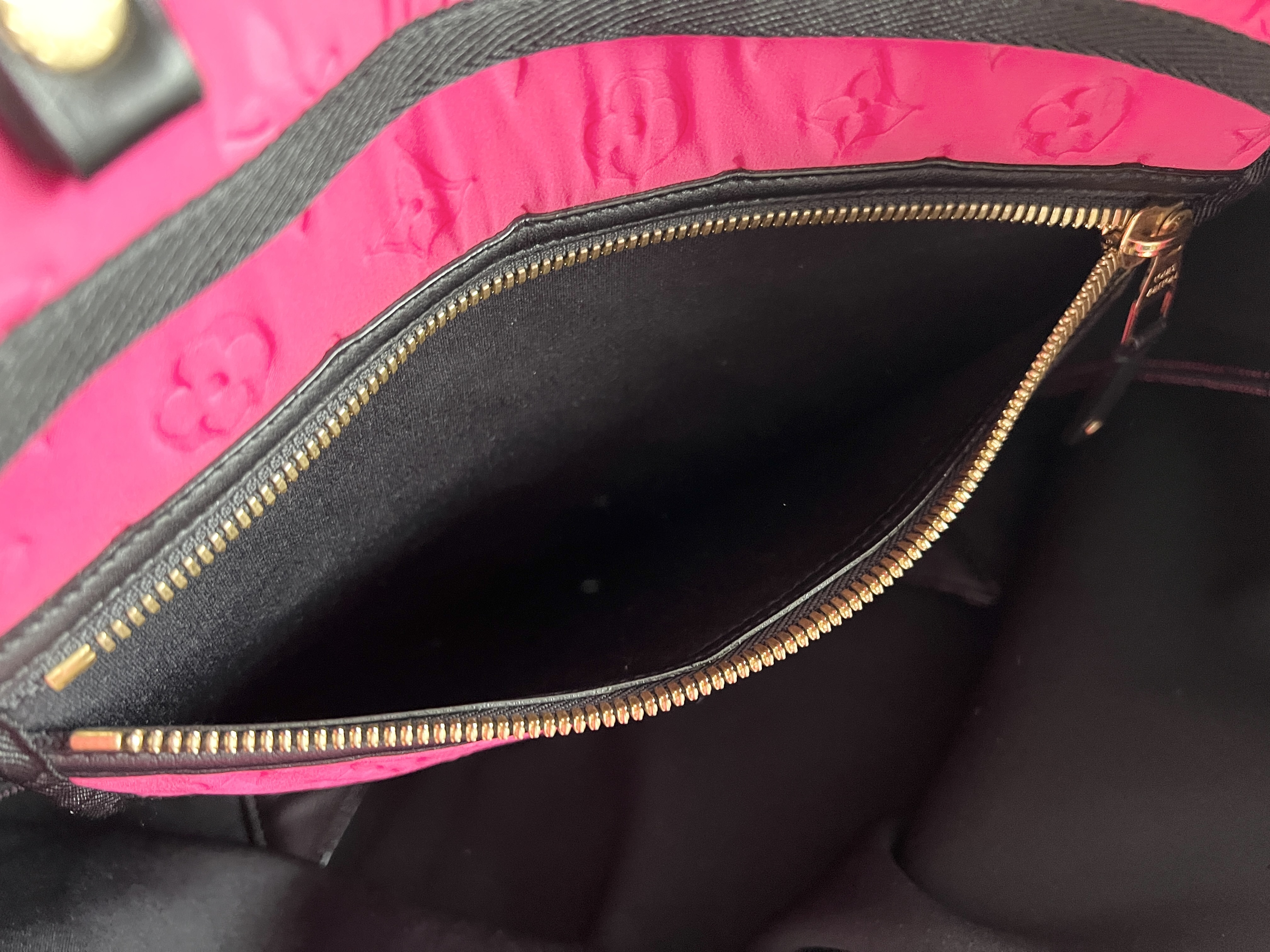 Monogram Scuba MM Fuchsia Leather Tote Bag Shoulder Bag Tote Bag — view 8