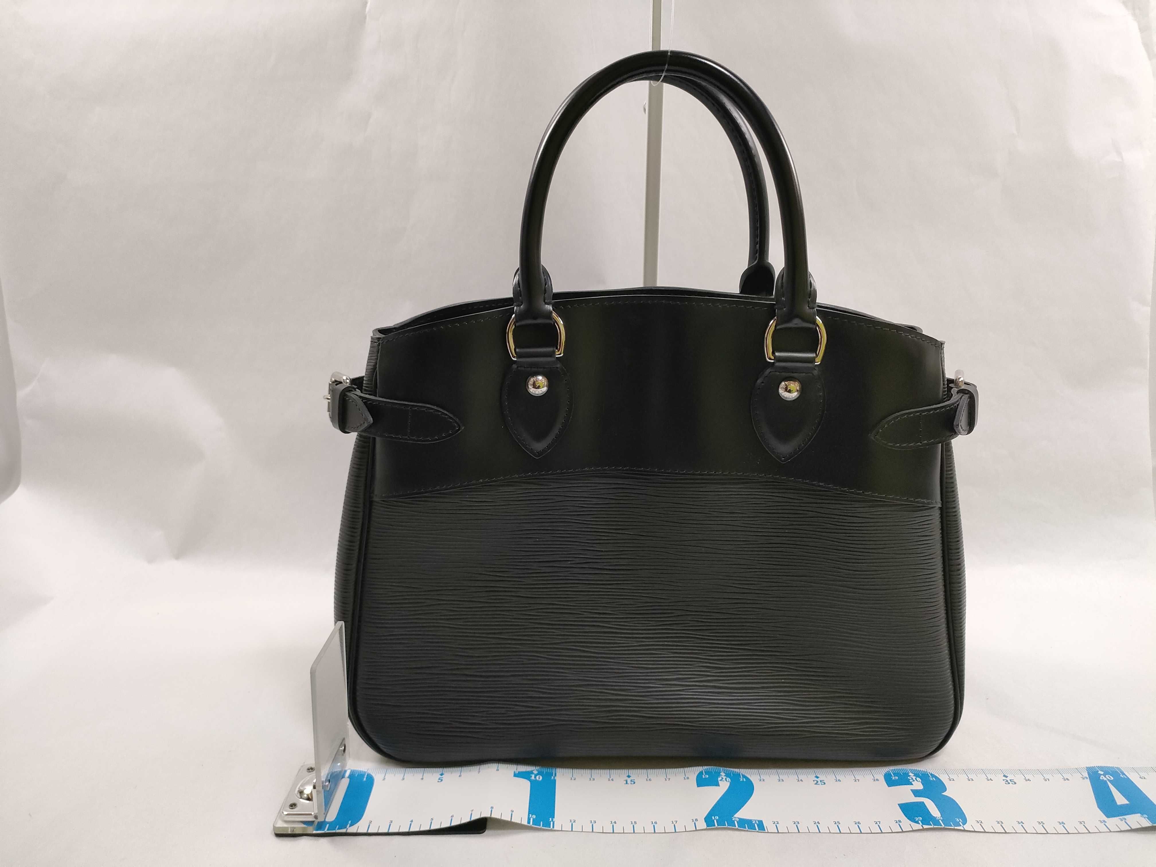 Epi Louis Vuitton Epi Passy PM M59262 Handbag — view 2