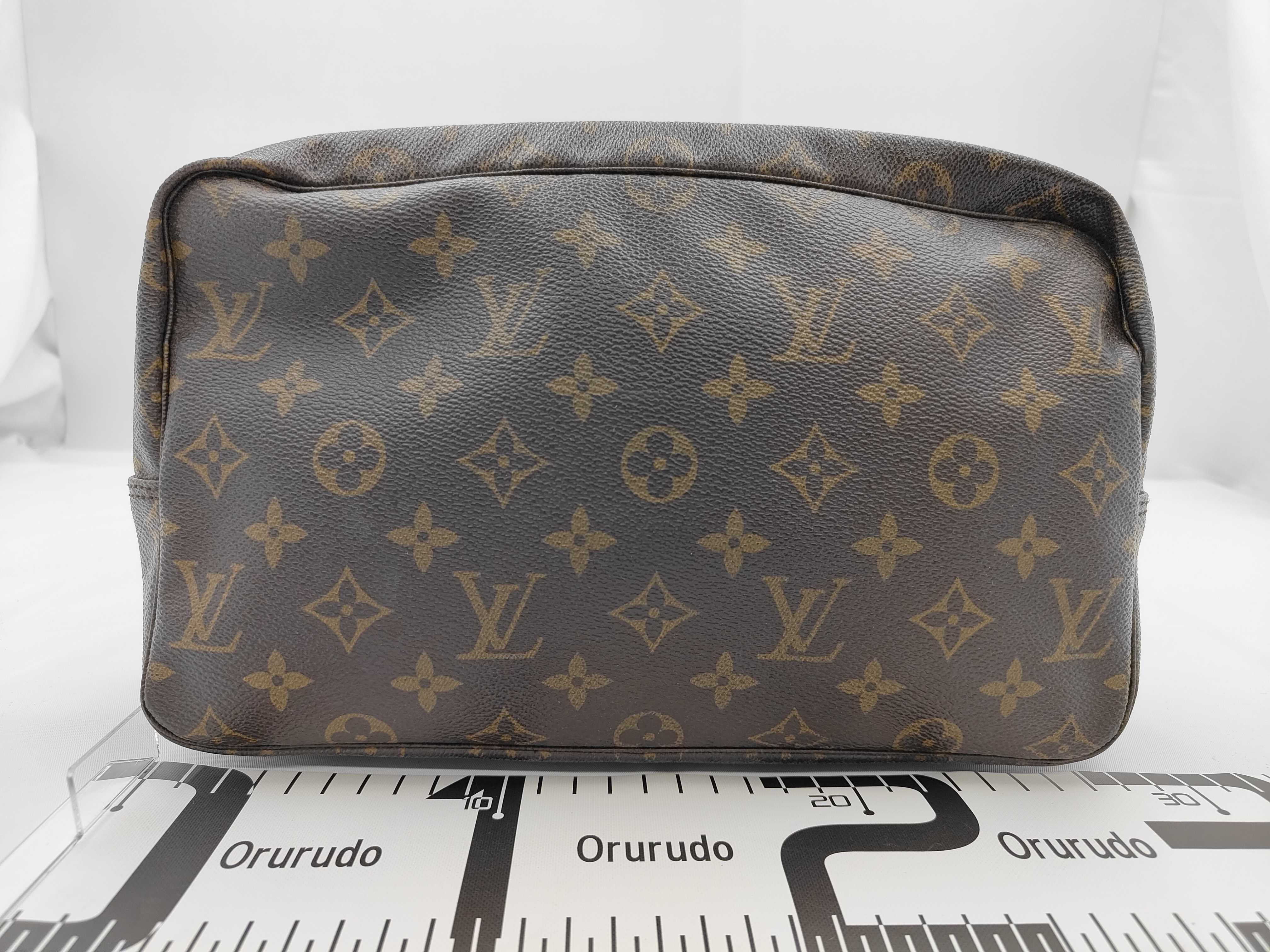 LV Trousses Toilette 28 M47522 Bag — view 2