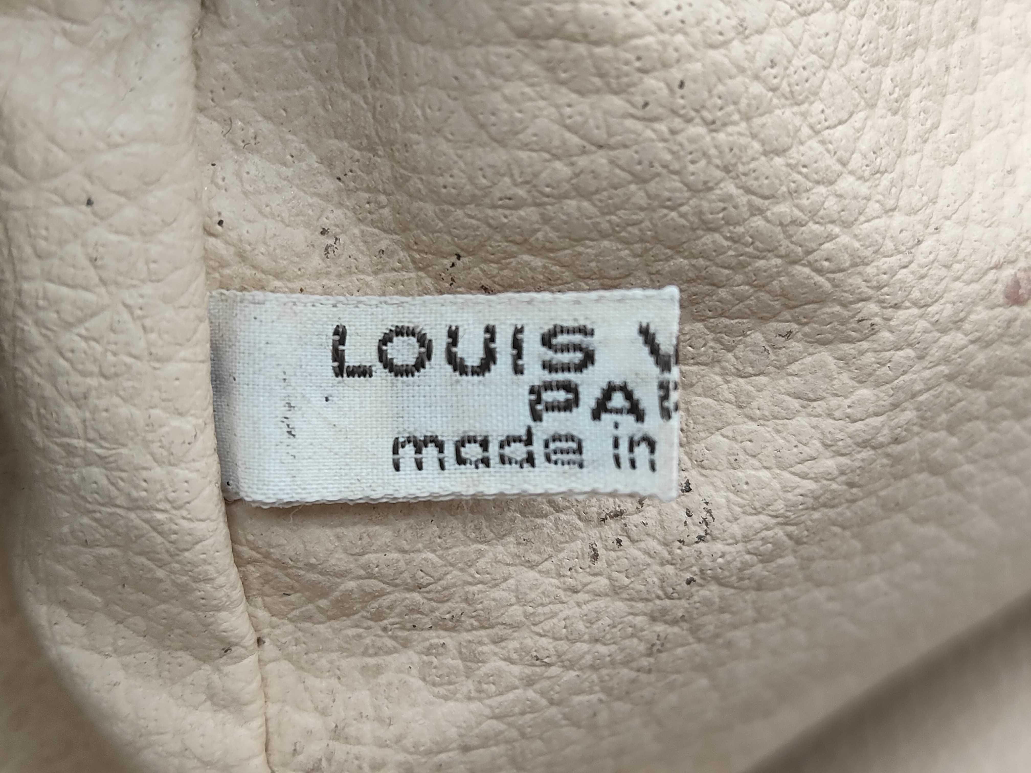 LV Trousses Toilette 28 M47522 Bag — view 7