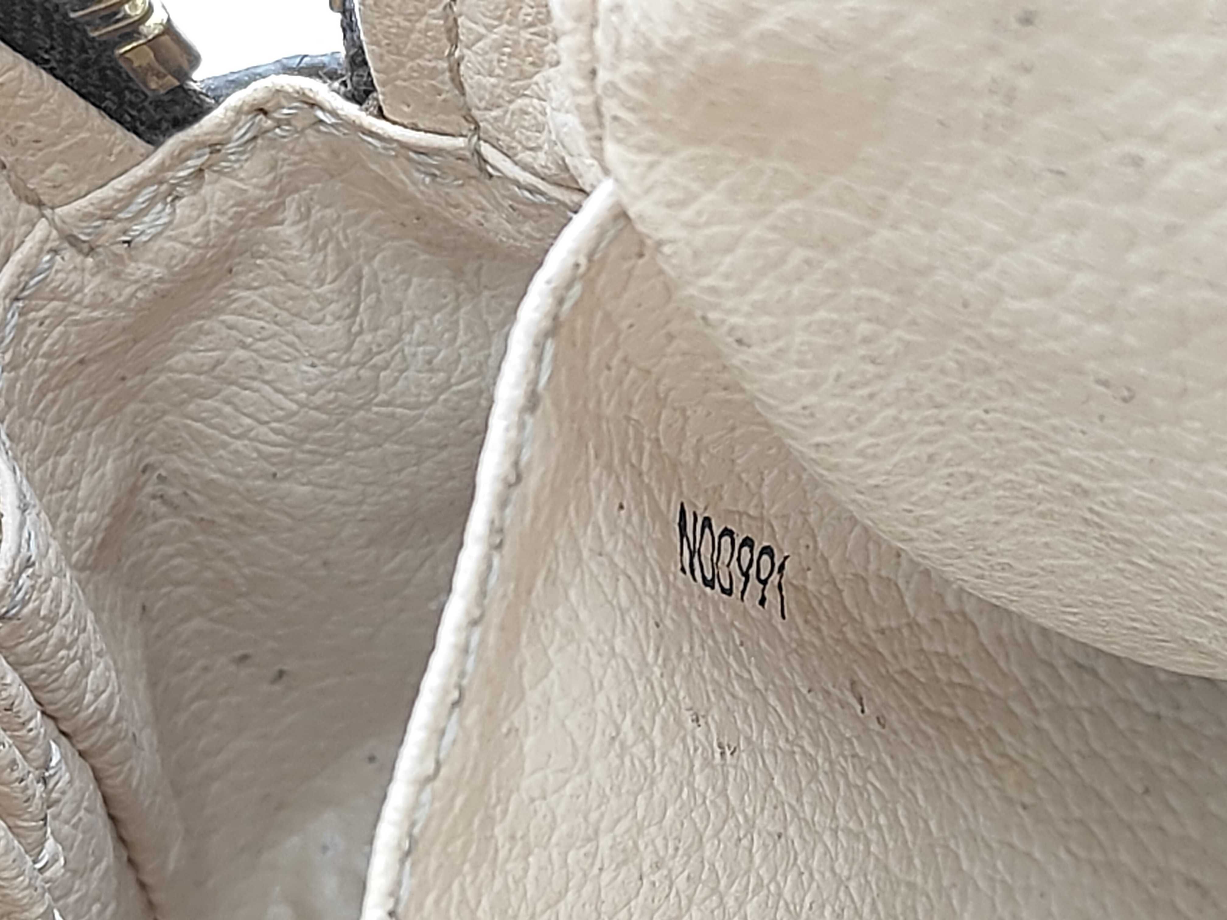 LV Trousses Toilette 28 M47522 Bag — view 9
