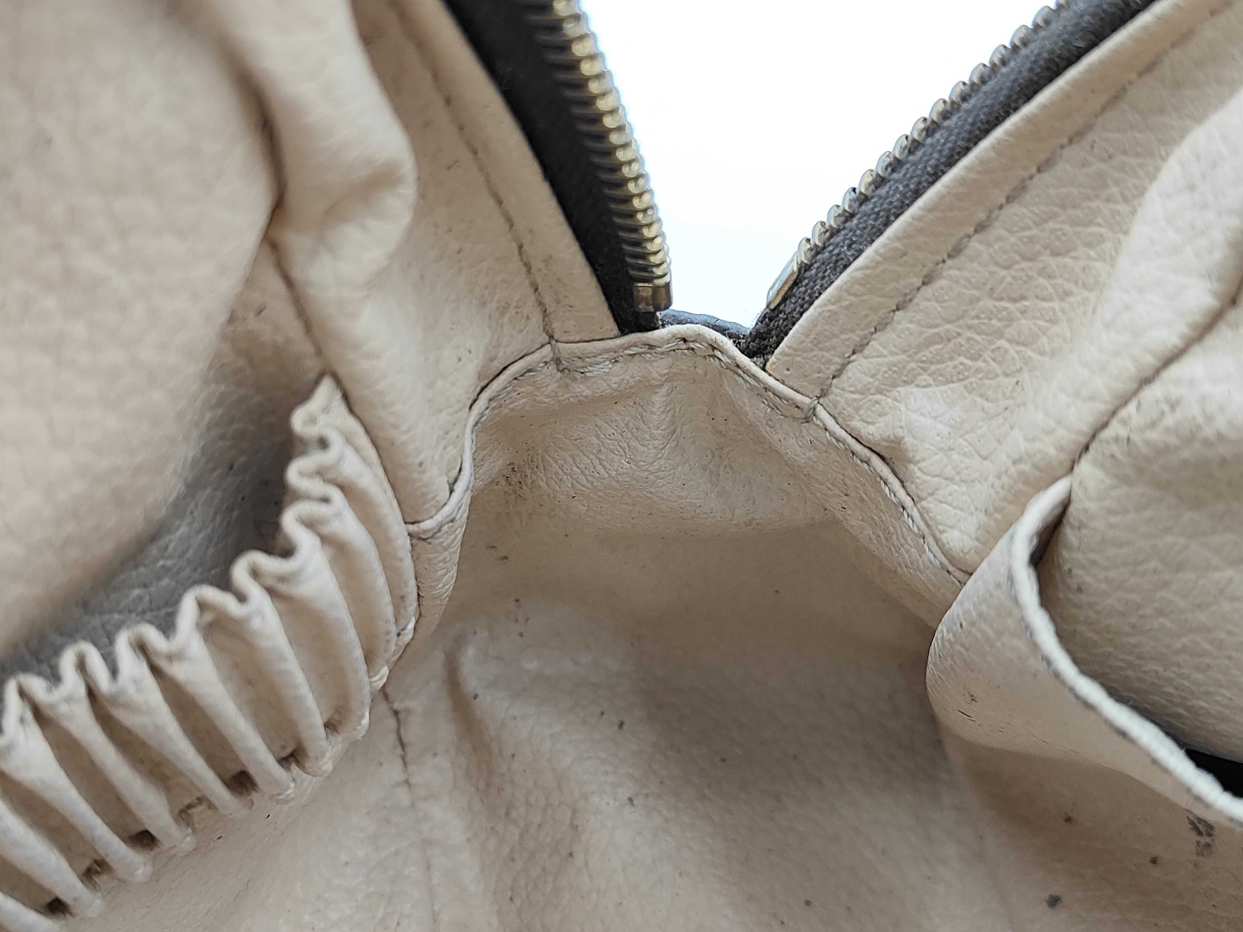 LV Trousses Toilette 28 M47522 Bag — view 10