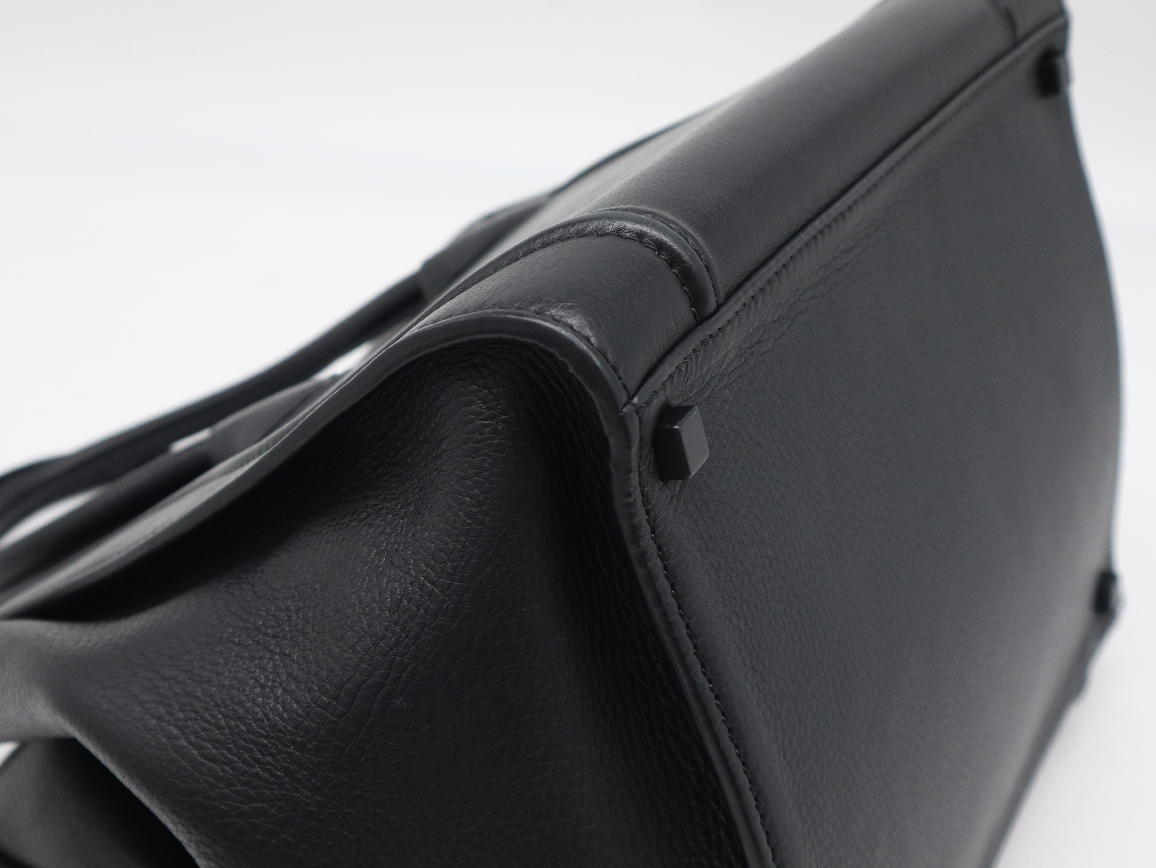 Leather Luggage Phantom Black Tote Bag — view 9