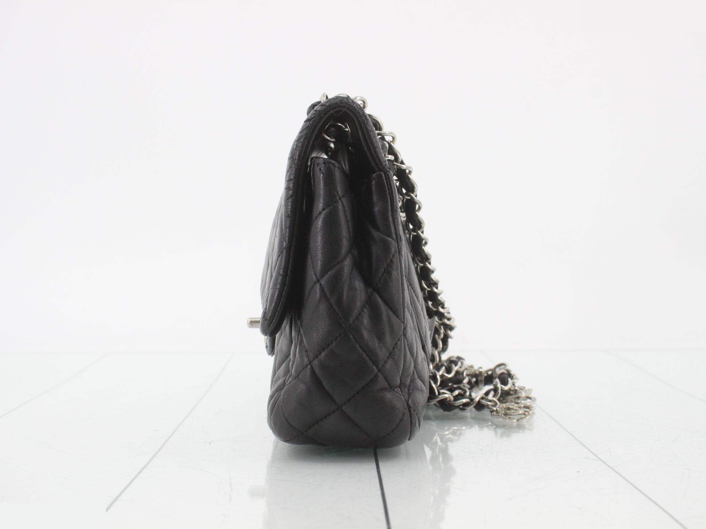 Matelassé Icon Chain Shoulder Bag — view 3