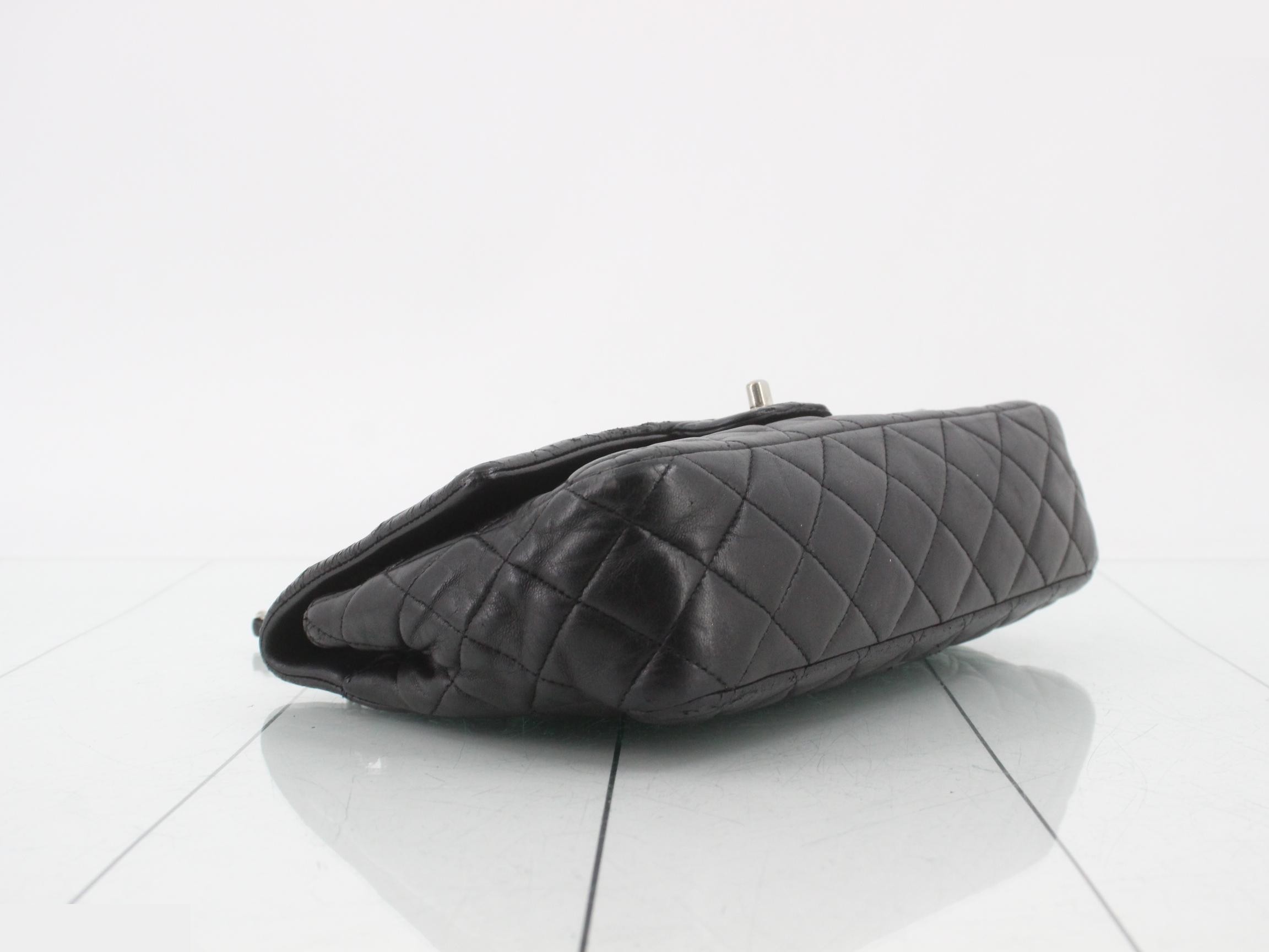 Matelassé Icon Chain Shoulder Bag — view 5