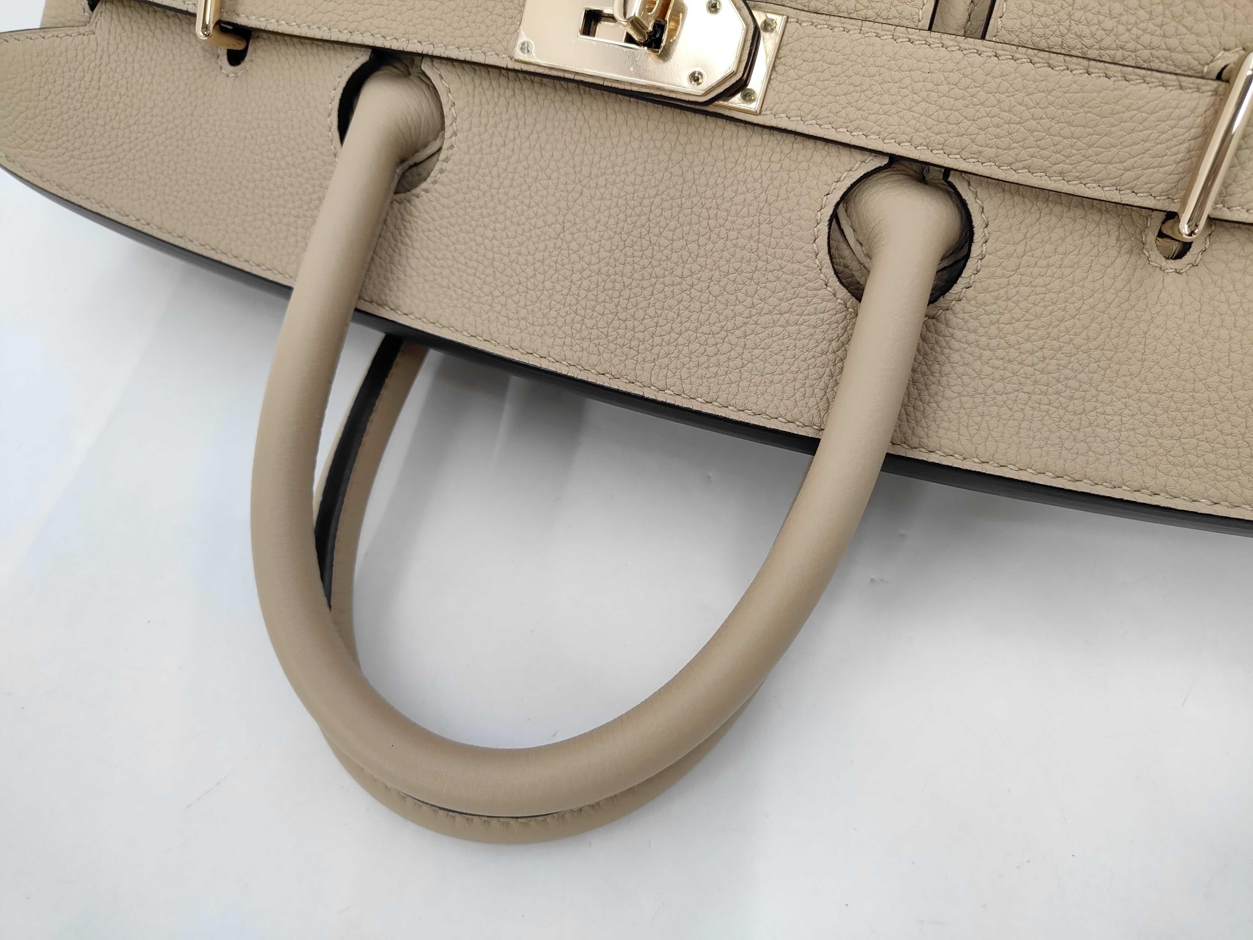 Haut à Courroies 40 Togo Trench Handbag with Gold Hardware (C Stamp) — view 4