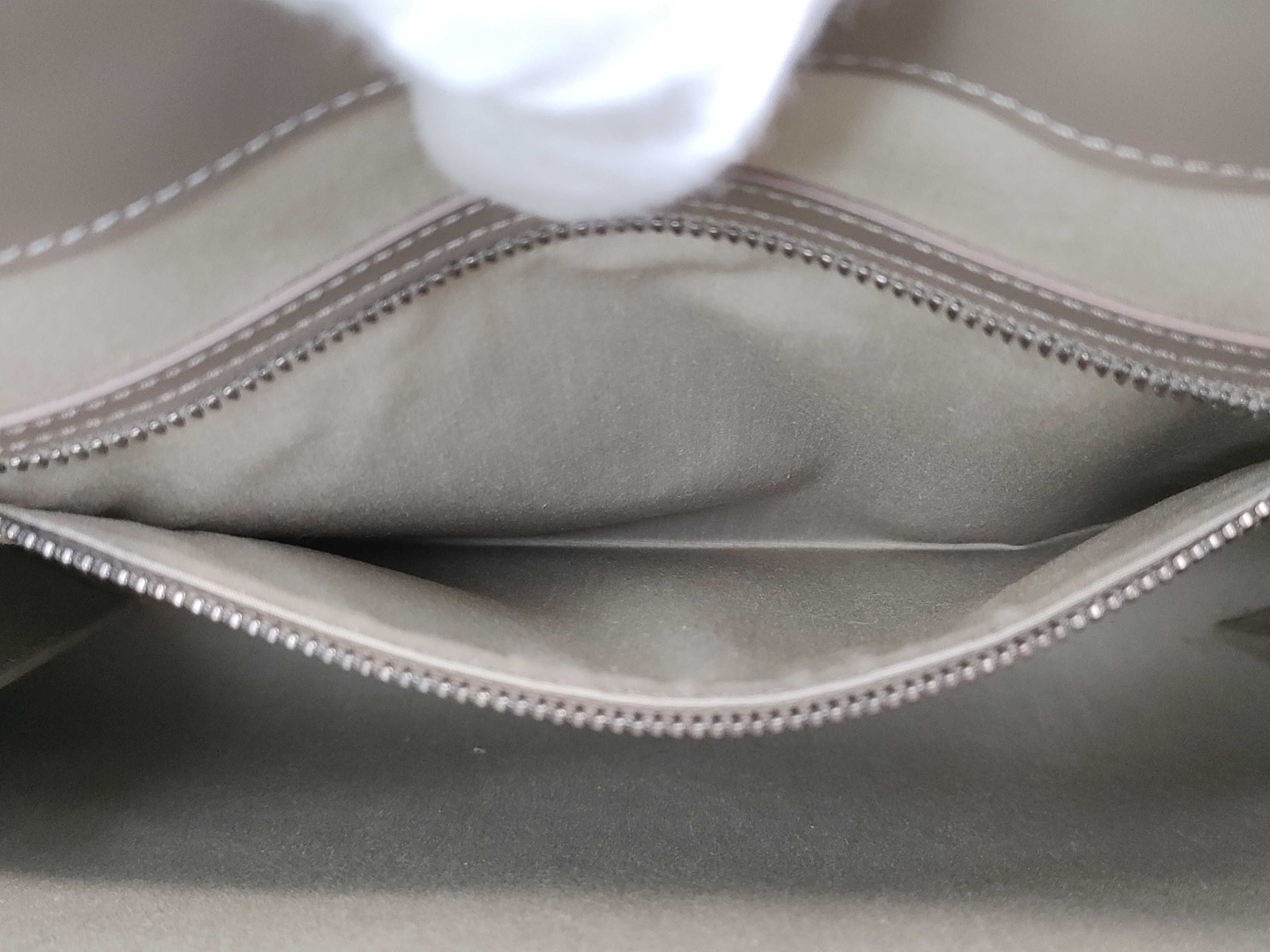 Epi Saint-Tropez Lilac Shoulder Bag M5246B M1929 — view 11