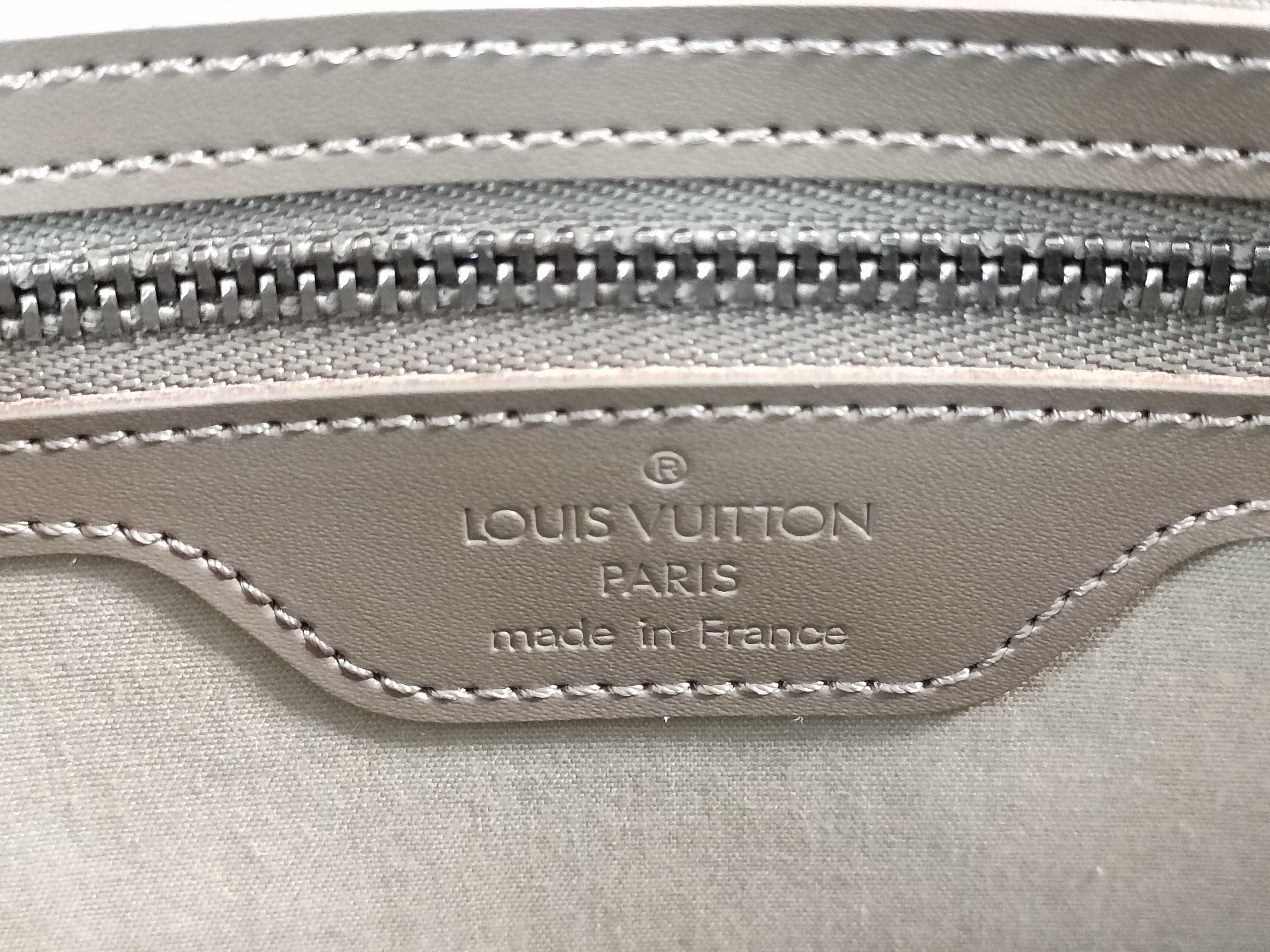 Epi Saint-Tropez Lilac Shoulder Bag M5246B M1929 — view 12