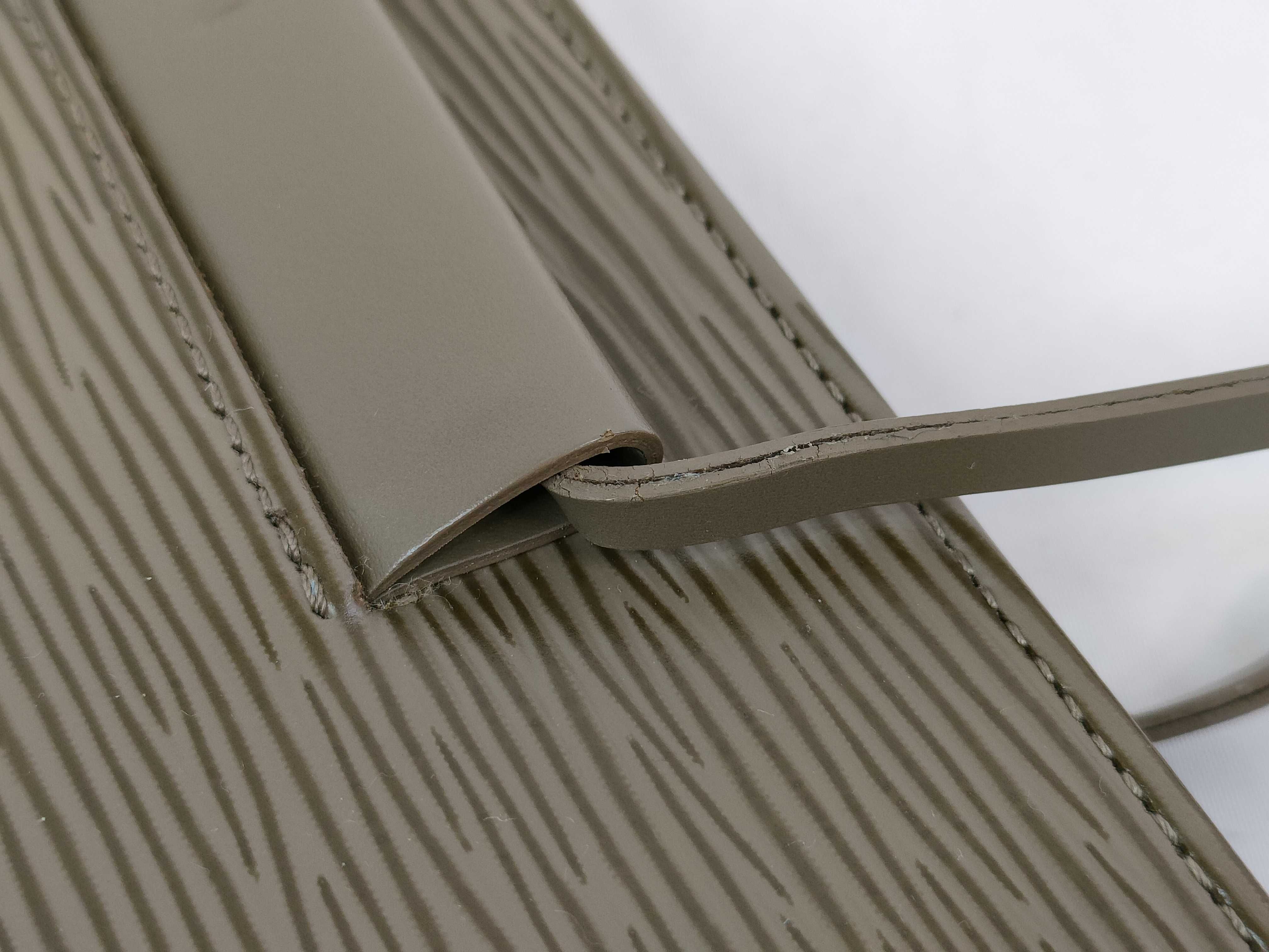 Epi Saint-Tropez Lilac Shoulder Bag M5246B M1929 — view 5