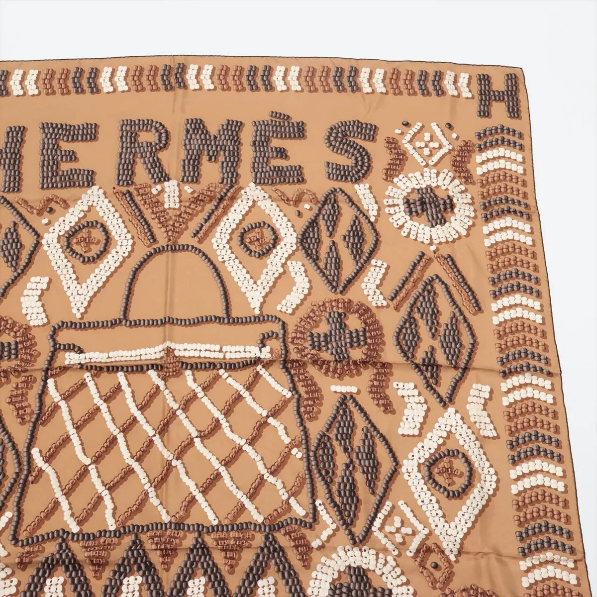 Carre Geant Kelly en Perles Scarf, Silk, Camel, — view 3