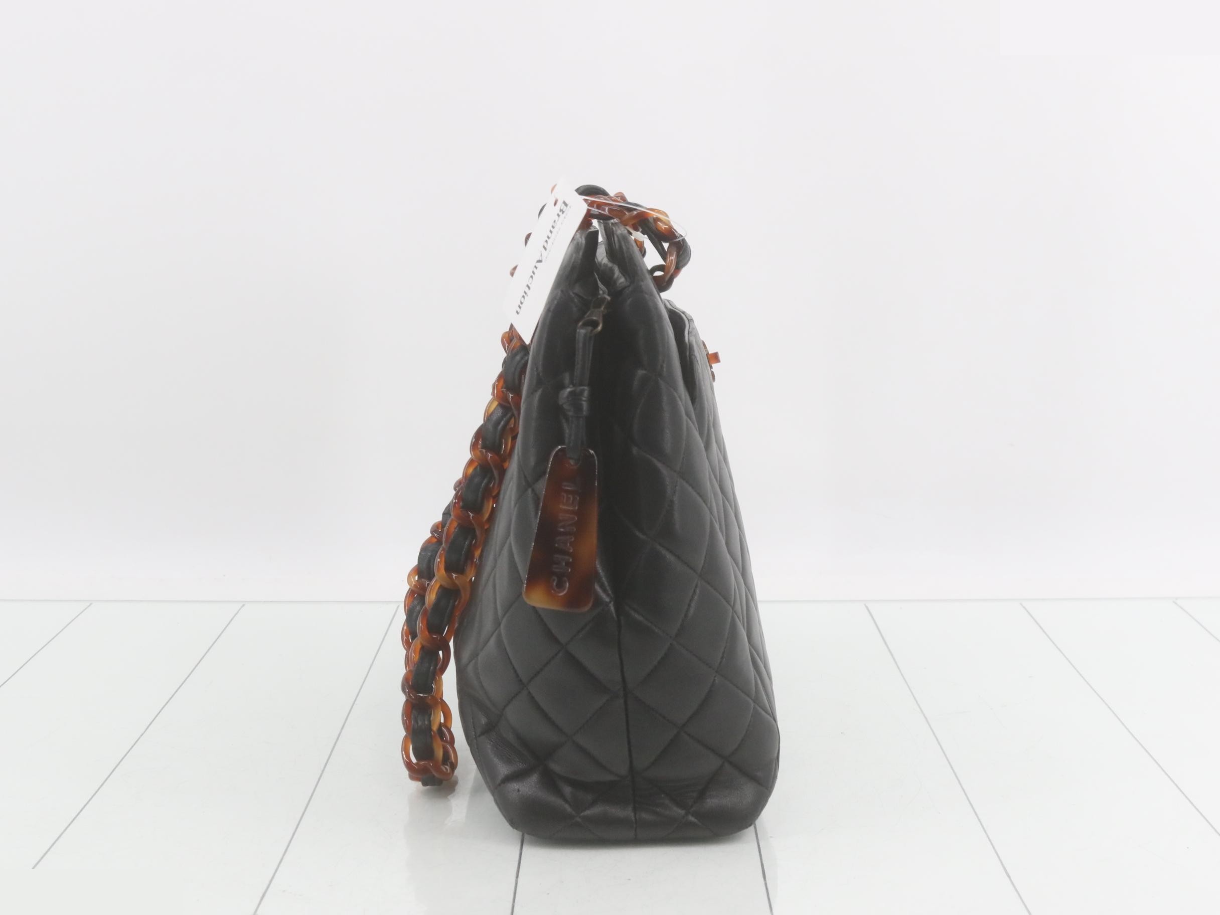 Matelassé tortoiseshell shoulder bag — view 4