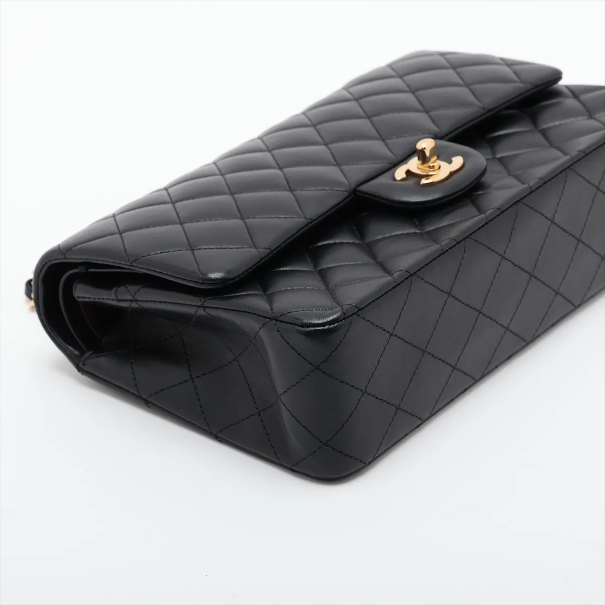 [Individually packaged] Chanel Matelassé 25 Lambskin Double Flap Double Chain Bag, Black with Gold Hardware, 21595516, Serial Number 21, A01112 — view 4