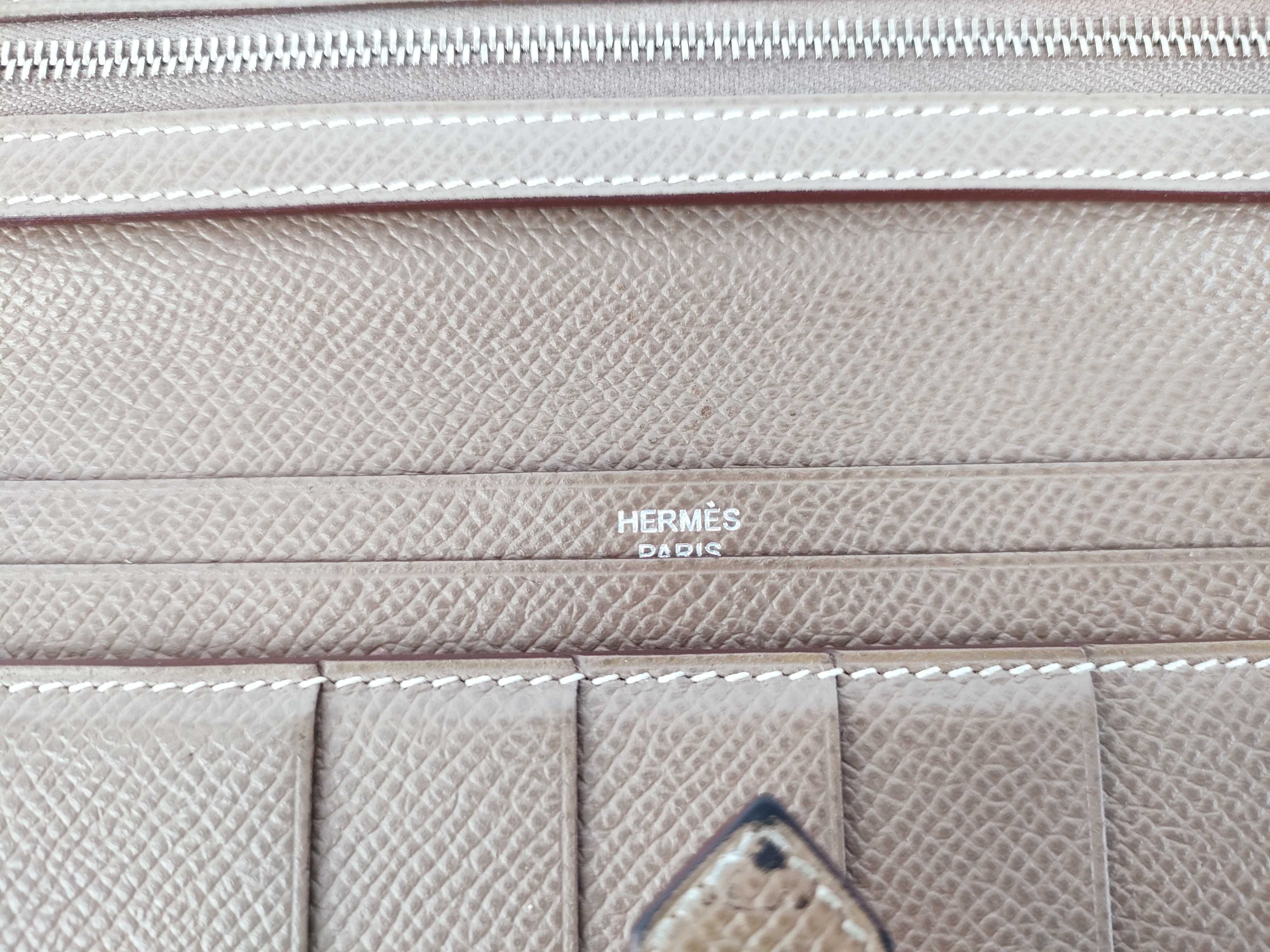 Bearn Soufflé Wallet, Veau Epsom Leather, Etoupe Leather, Silver Hardware, D Stamp — view 14