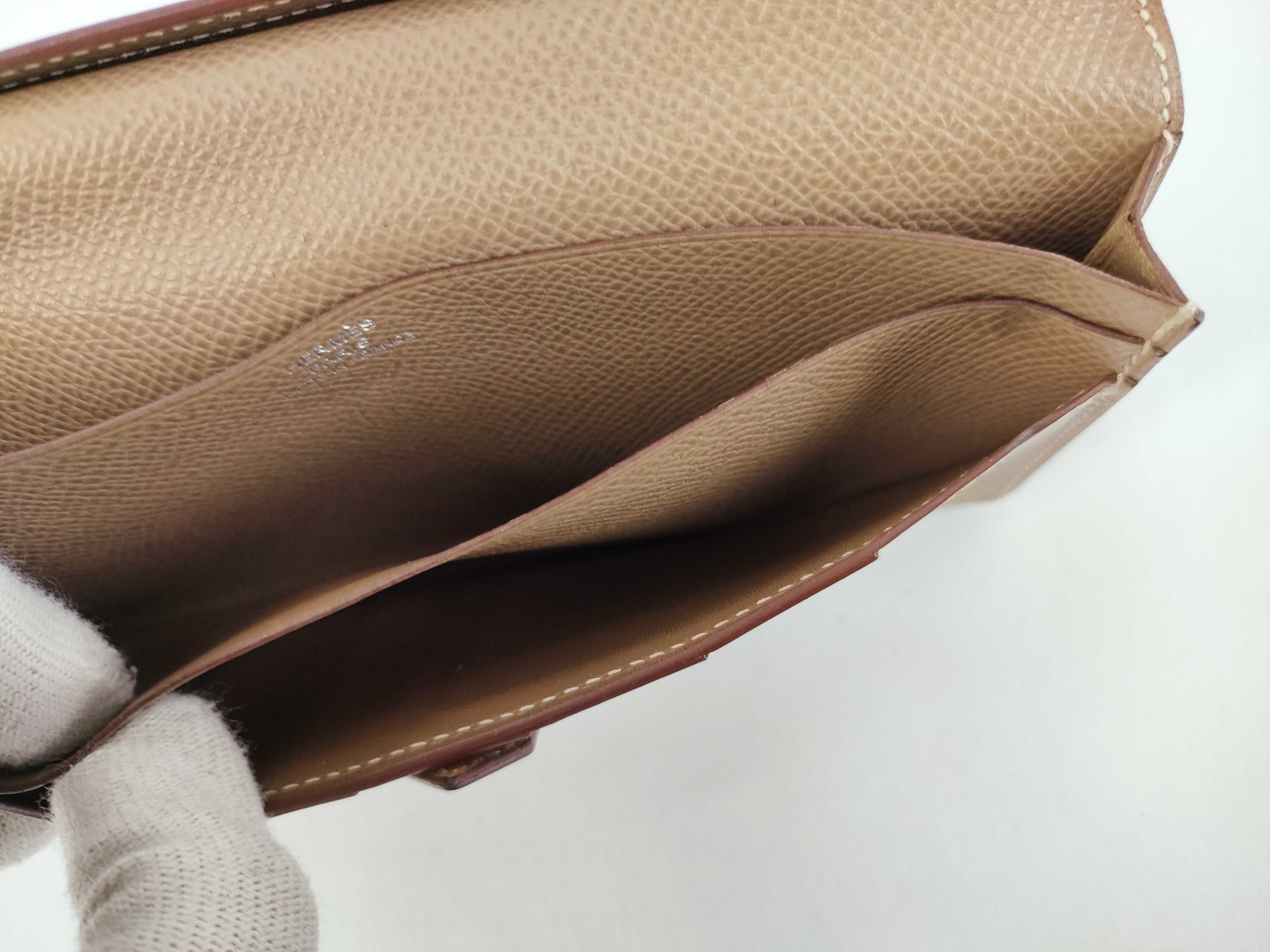 Bearn Soufflé Wallet, Veau Epsom Leather, Etoupe Leather, Silver Hardware, D Stamp — view 15