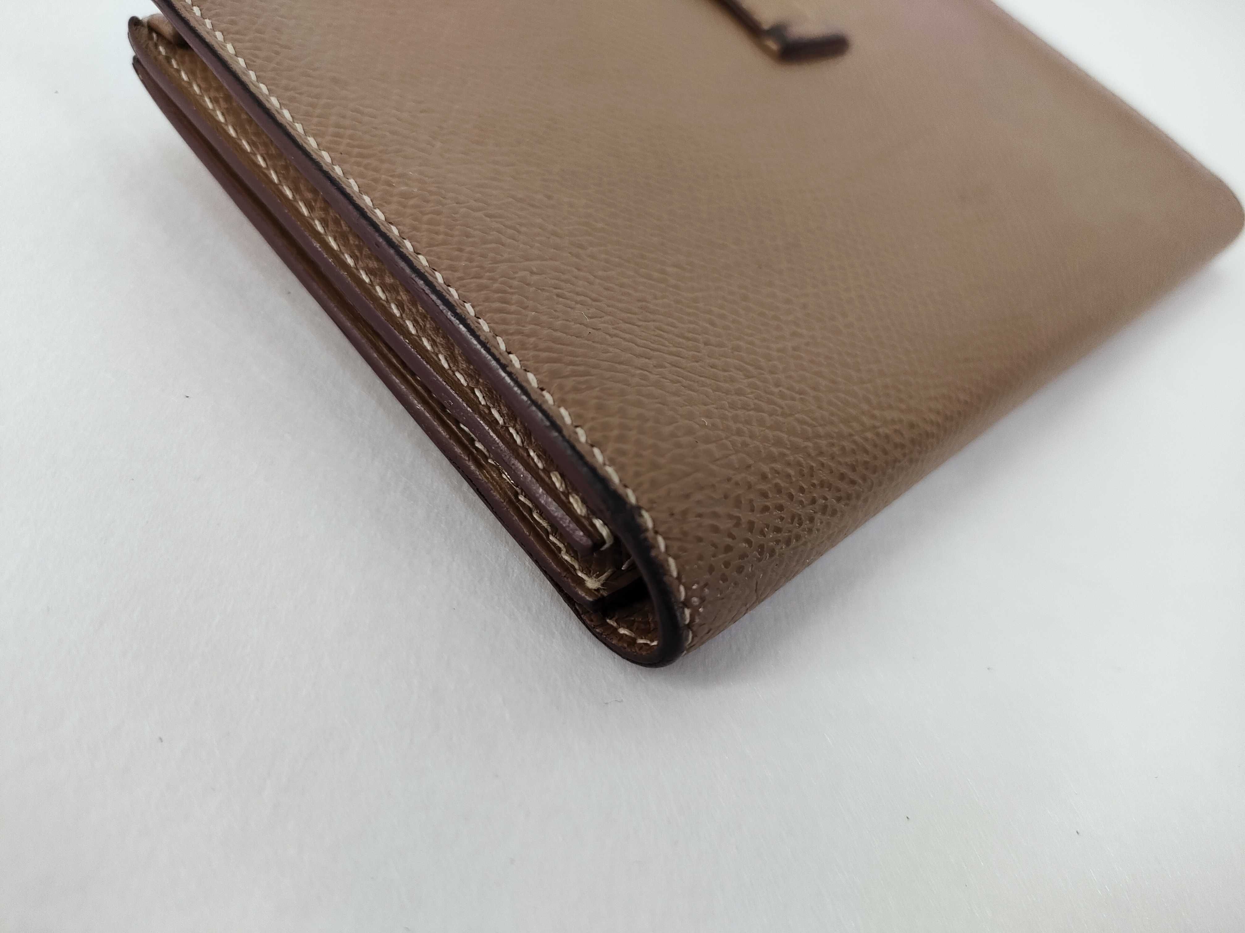 Bearn Soufflé Wallet, Veau Epsom Leather, Etoupe Leather, Silver Hardware, D Stamp — view 3