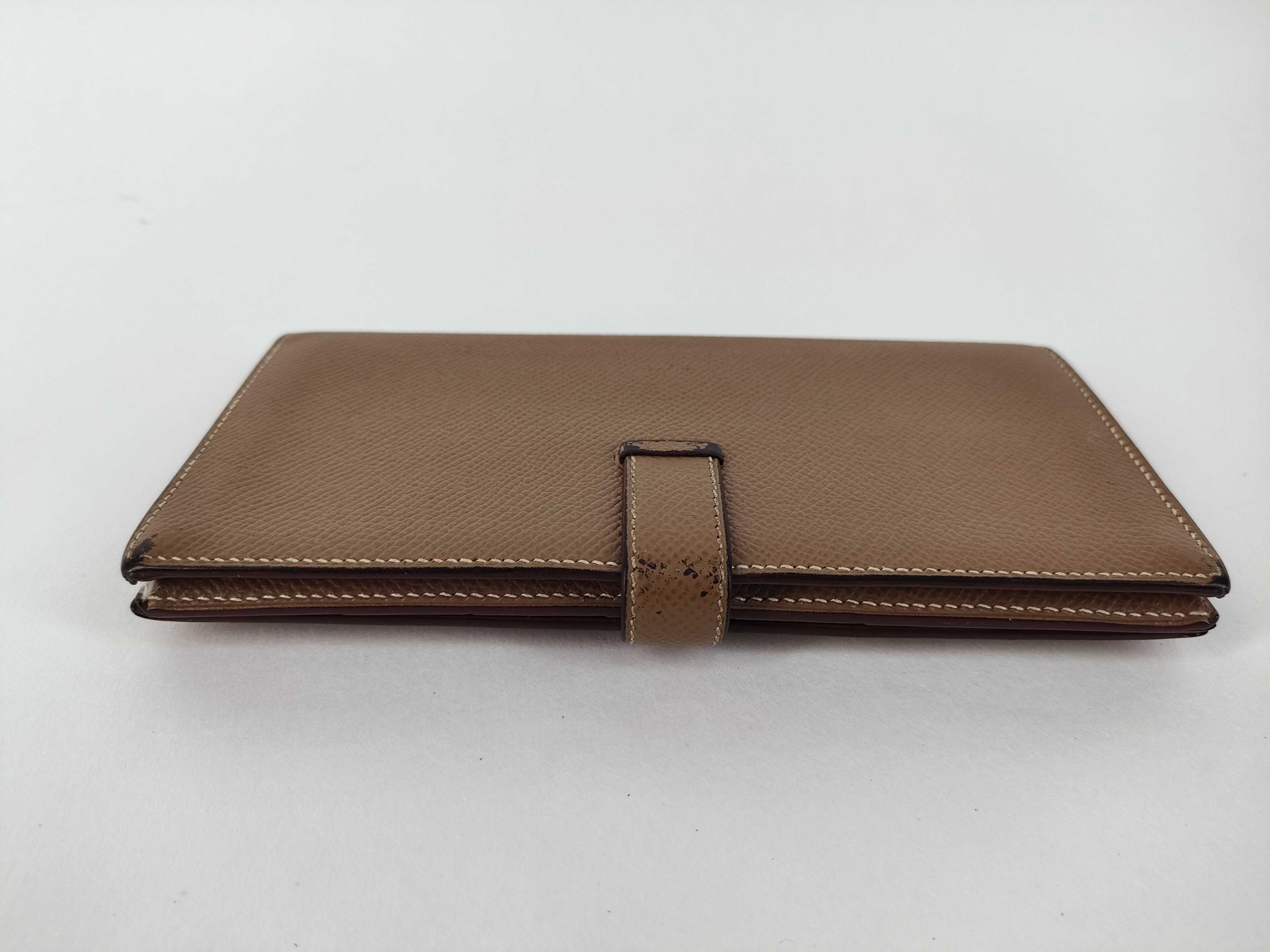 Bearn Soufflé Wallet, Veau Epsom Leather, Etoupe Leather, Silver Hardware, D Stamp — view 5