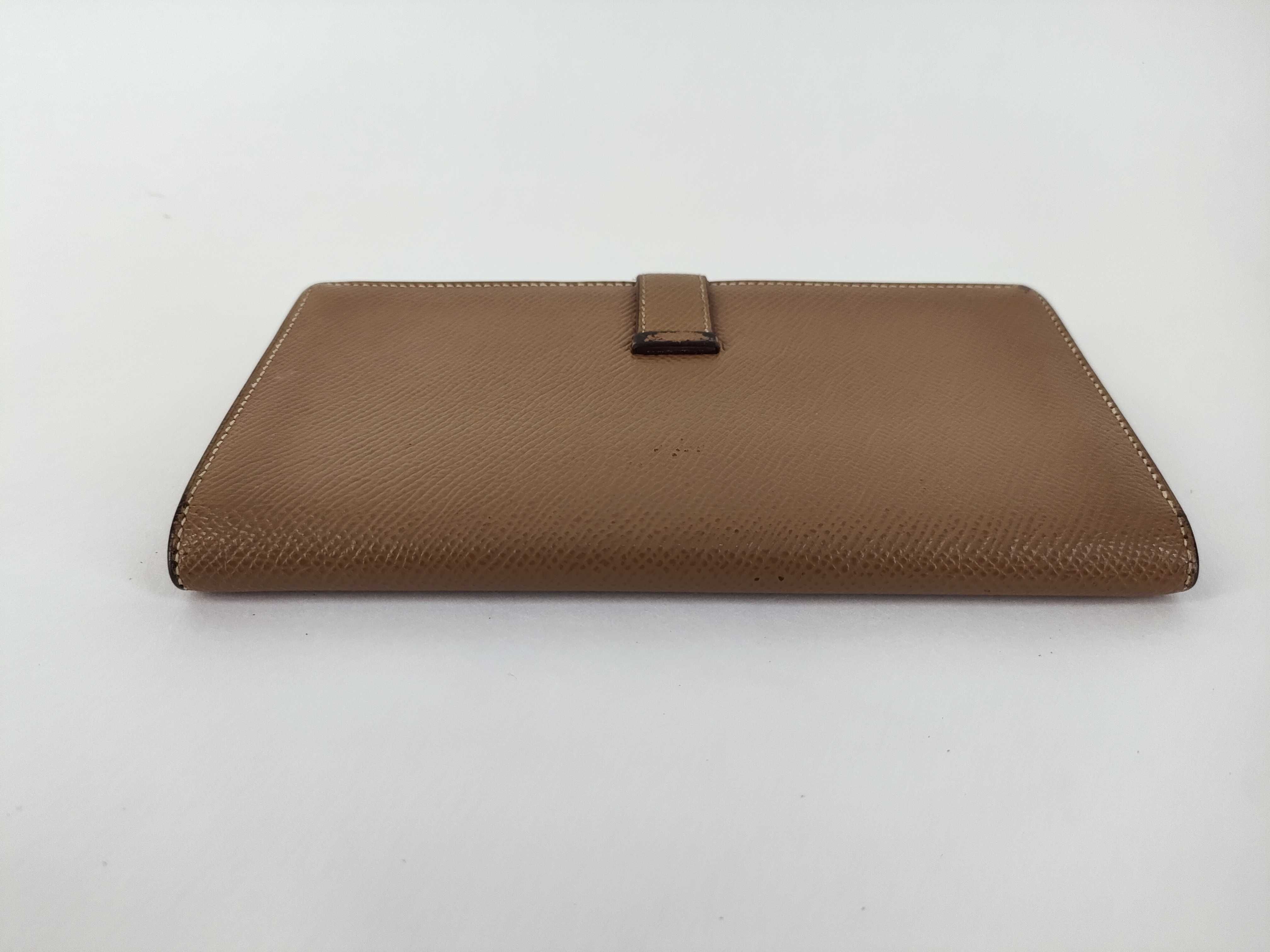 Bearn Soufflé Wallet, Veau Epsom Leather, Etoupe Leather, Silver Hardware, D Stamp — view 7