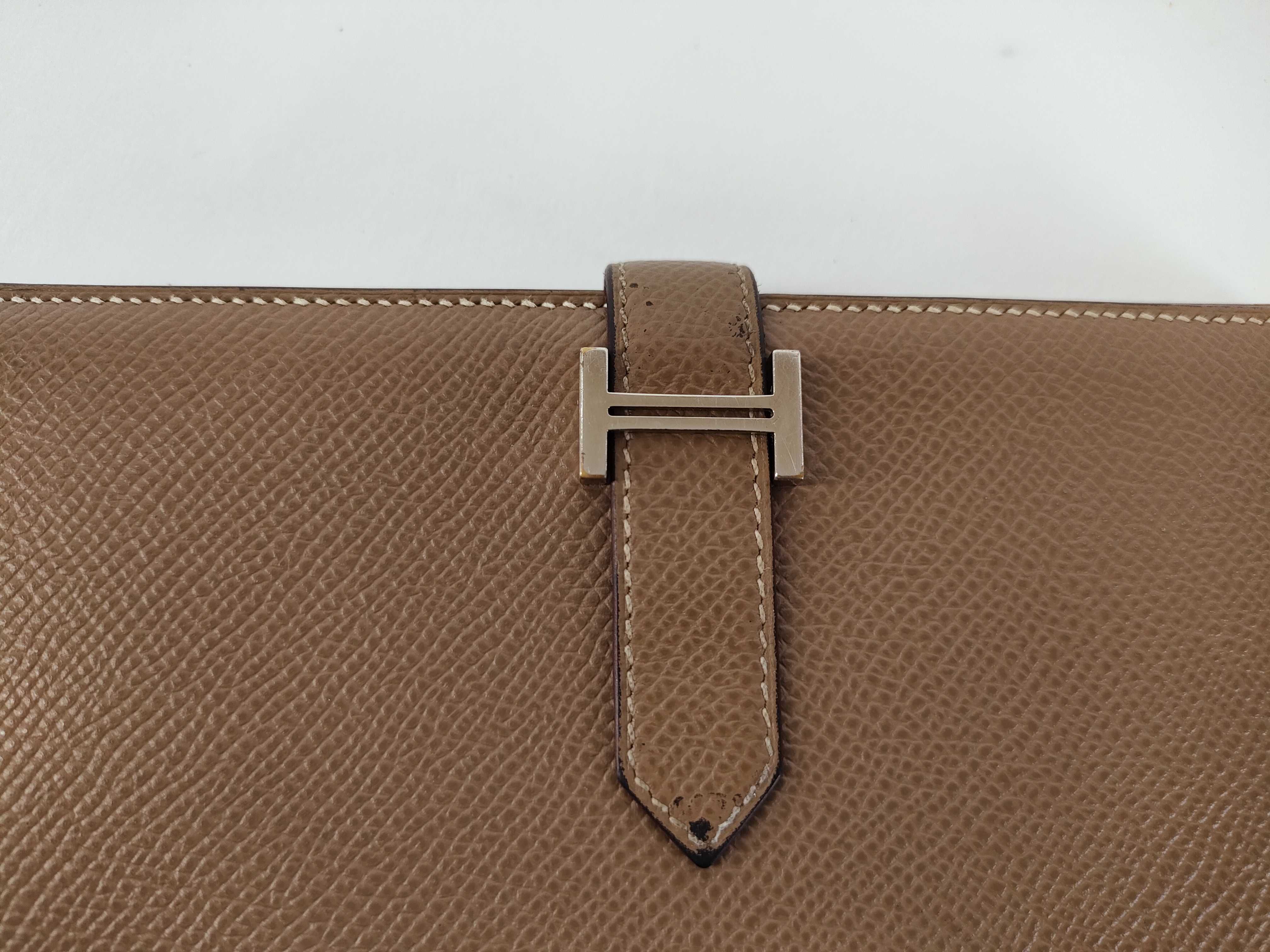 Bearn Soufflé Wallet, Veau Epsom Leather, Etoupe Leather, Silver Hardware, D Stamp — view 9