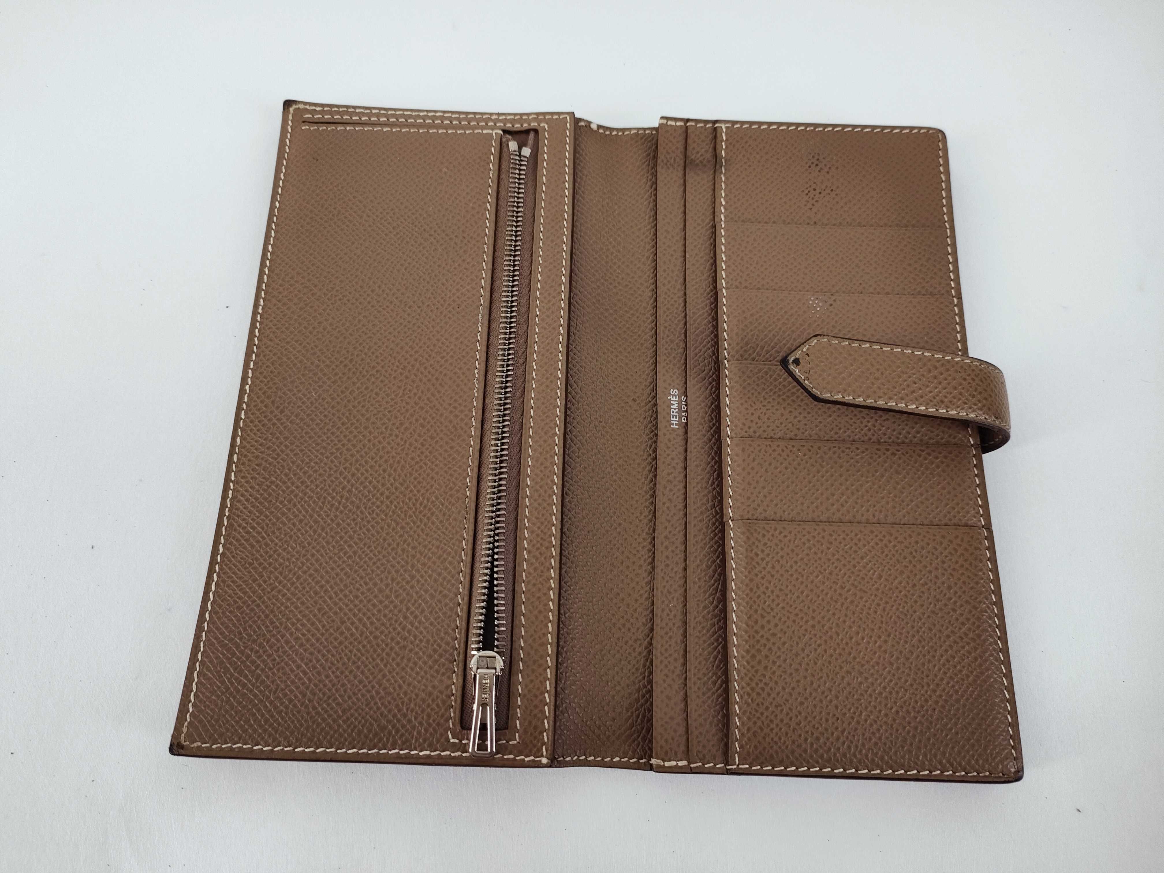 Bearn Soufflé Wallet, Veau Epsom Leather, Etoupe Leather, Silver Hardware, D Stamp — view 10