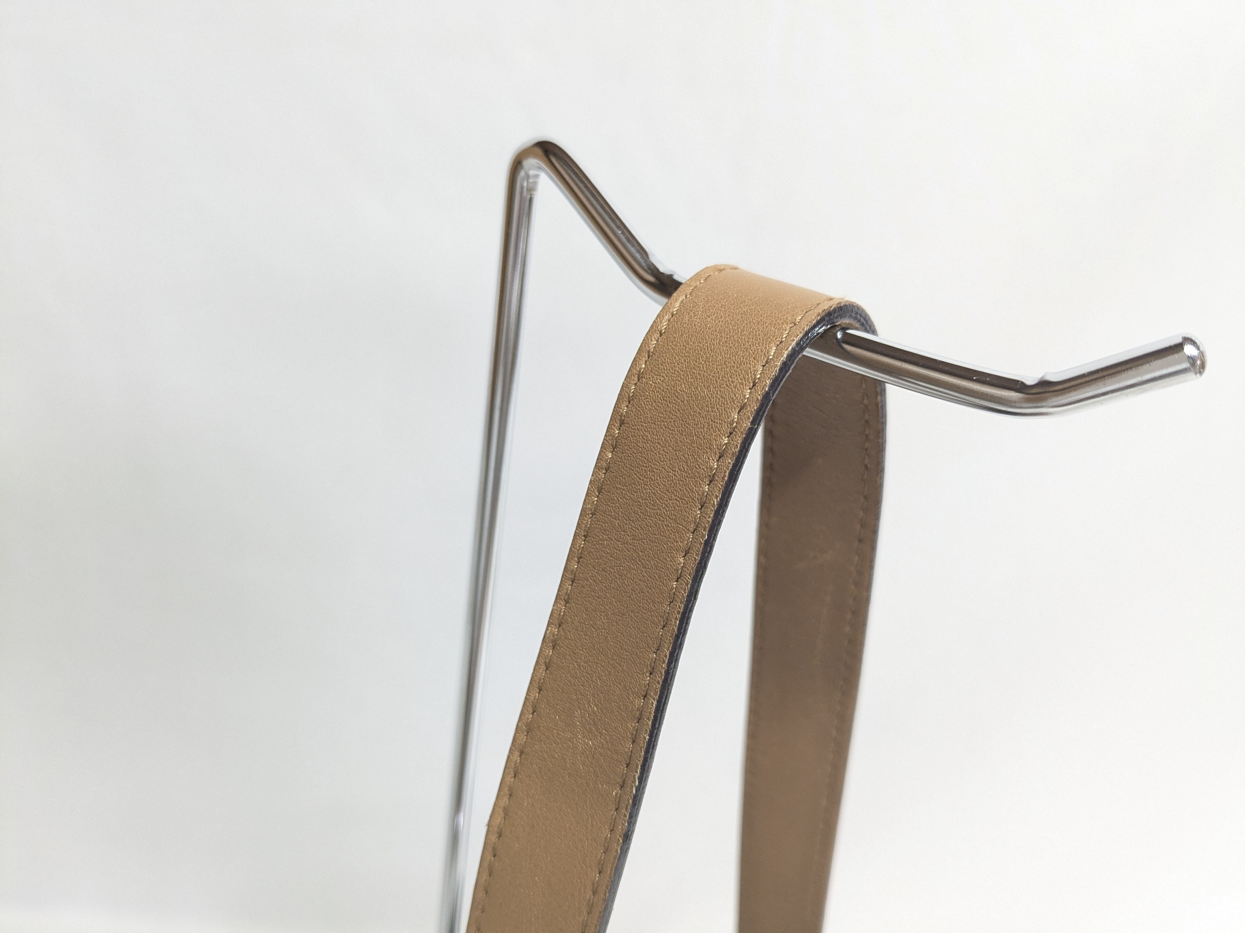 001 3748 Leather Drawstring Shoulder Bag — view 3