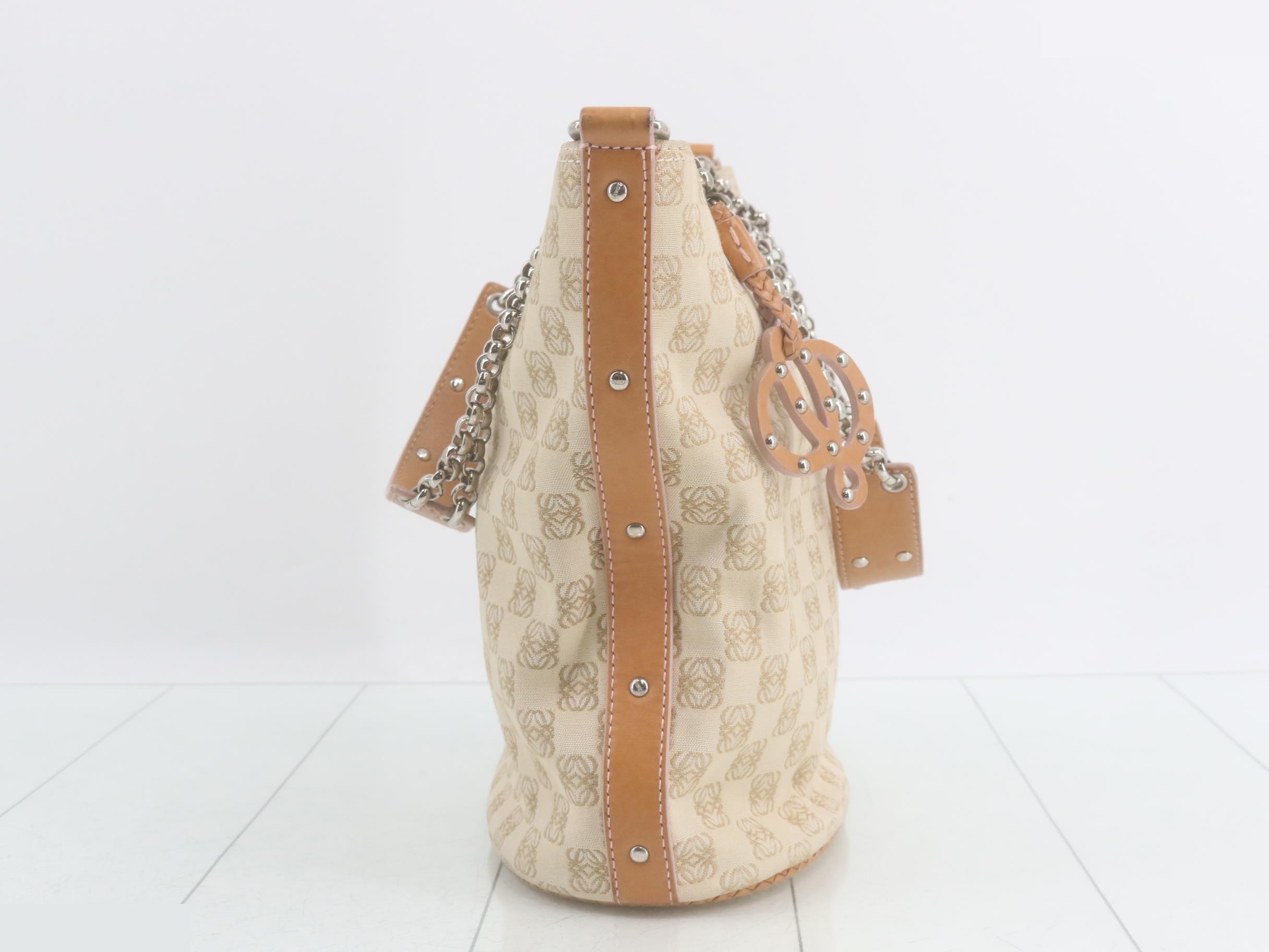 Other lines: Bags, Chain Shoulder Bags, Anagram — view 4