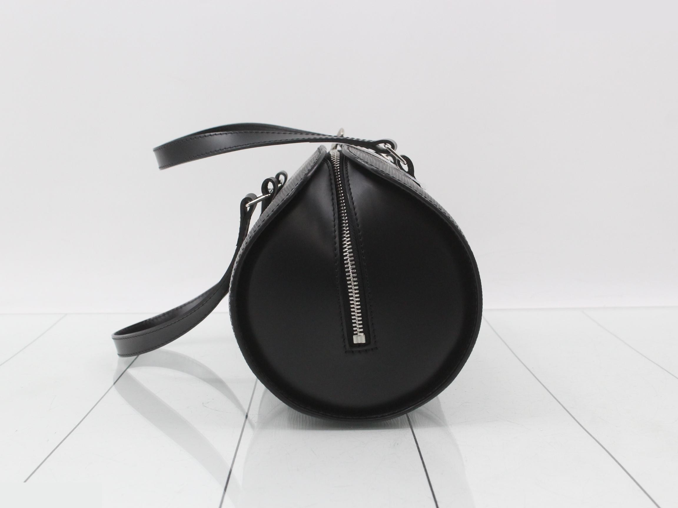M52862 Soufflot with pouch — view 3