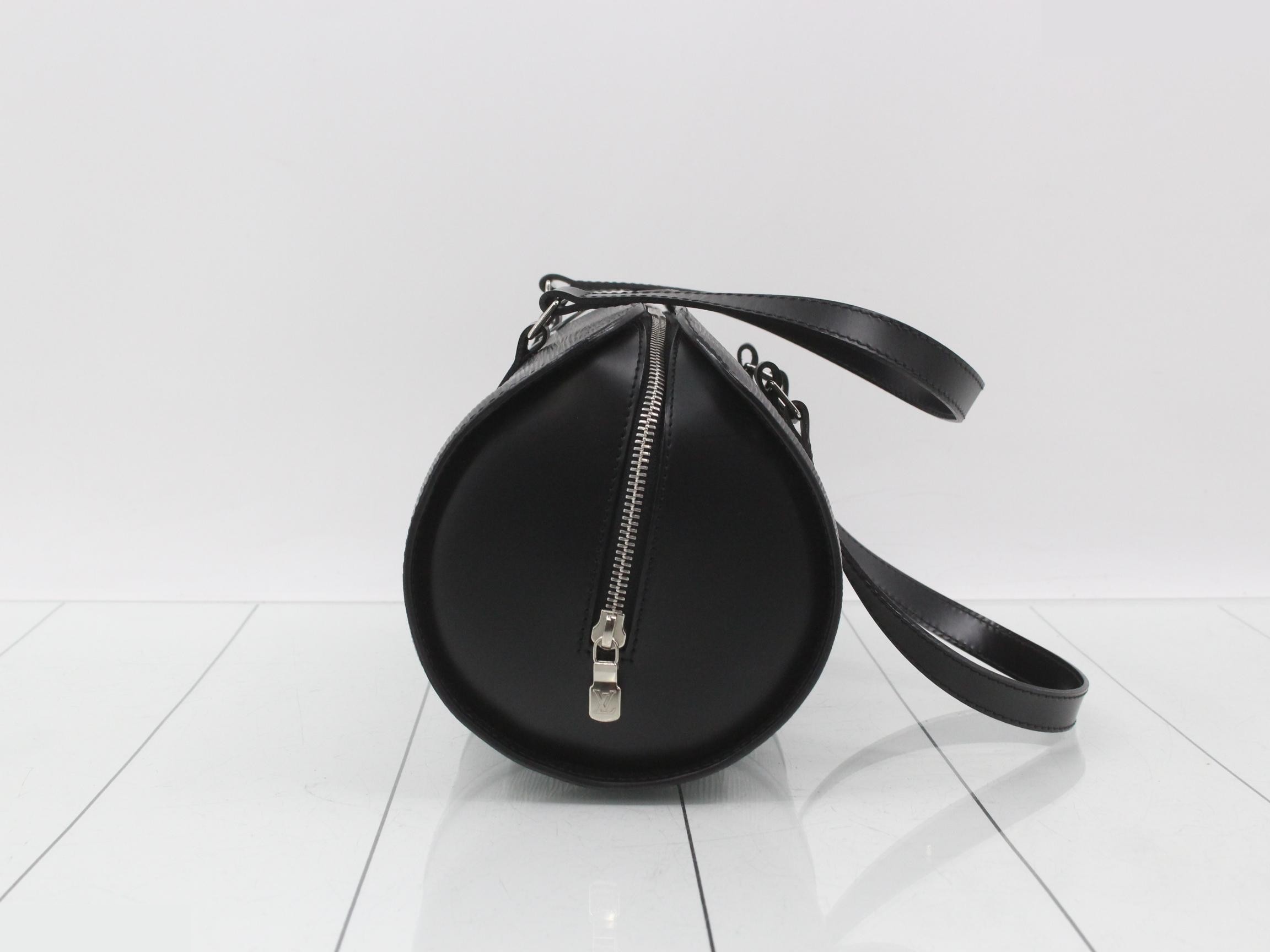 M52862 Soufflot with pouch — view 4