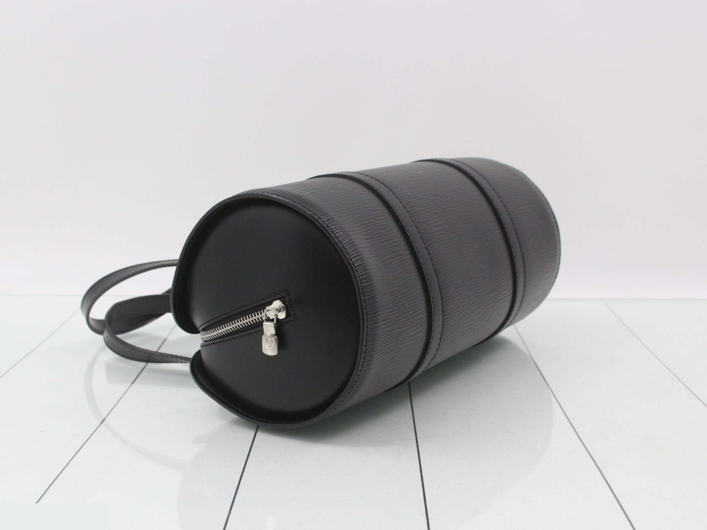 M52862 Soufflot with pouch — view 5