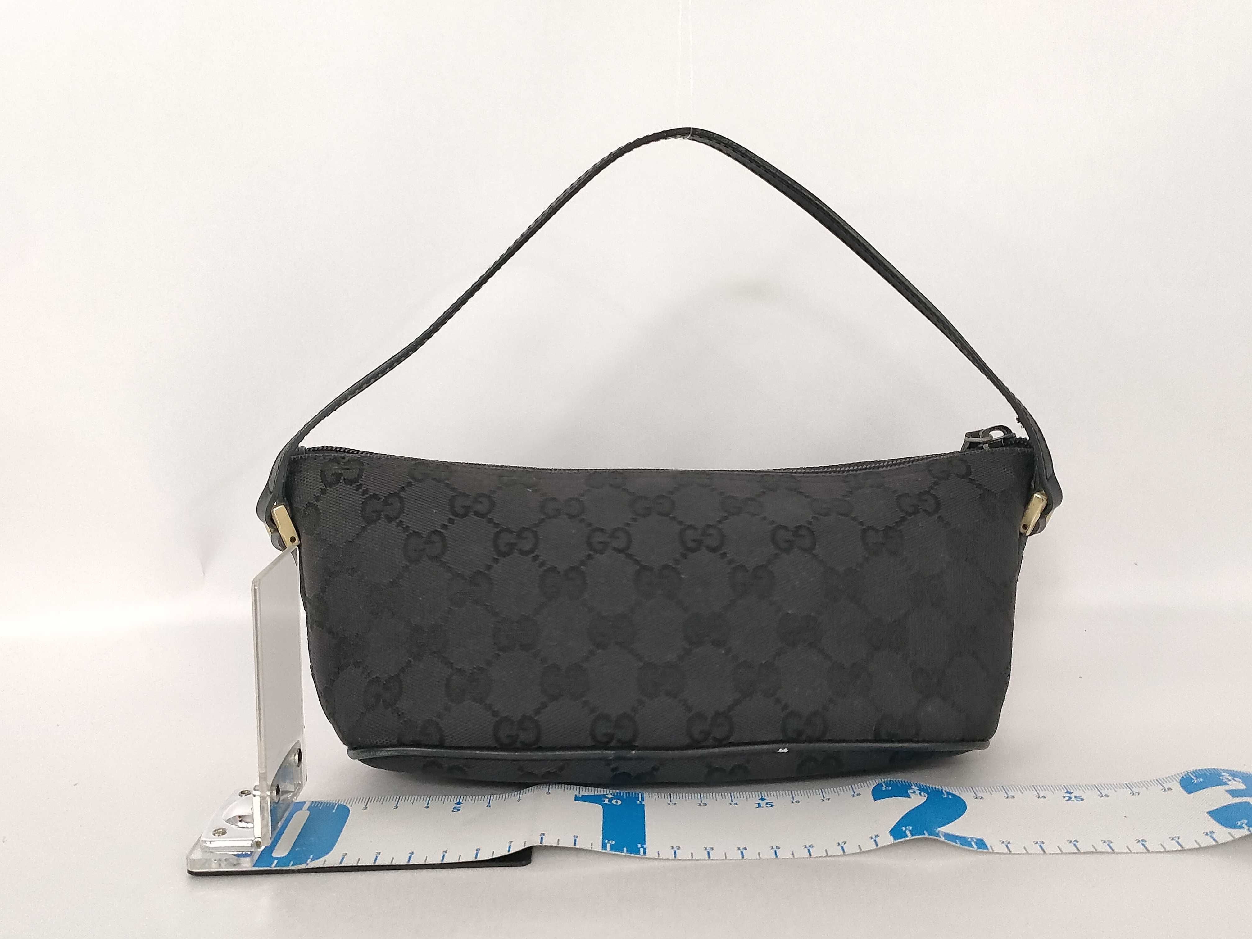 GG Canvas Gucci One-Shoulder Handbag — view 2