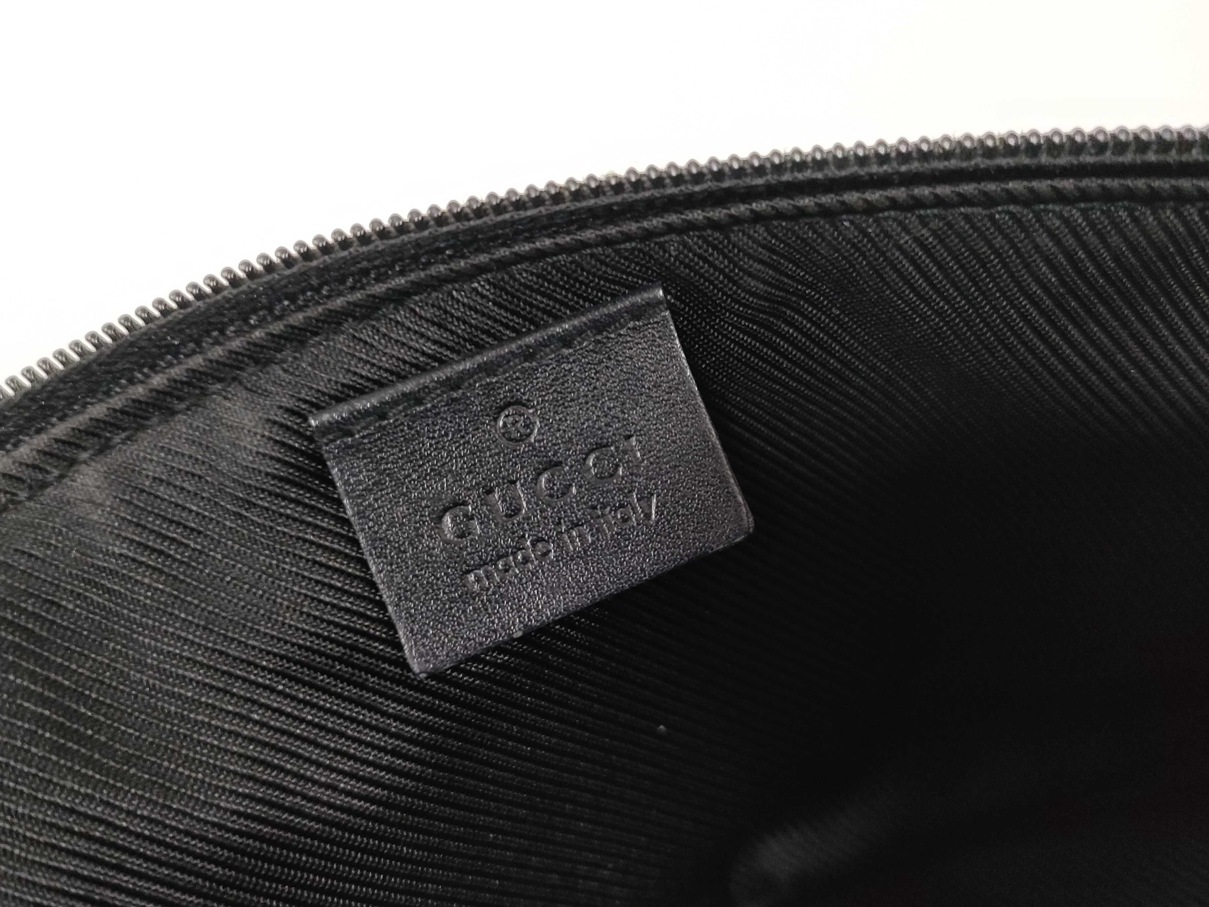 GG Canvas Gucci One-Shoulder Handbag — view 11