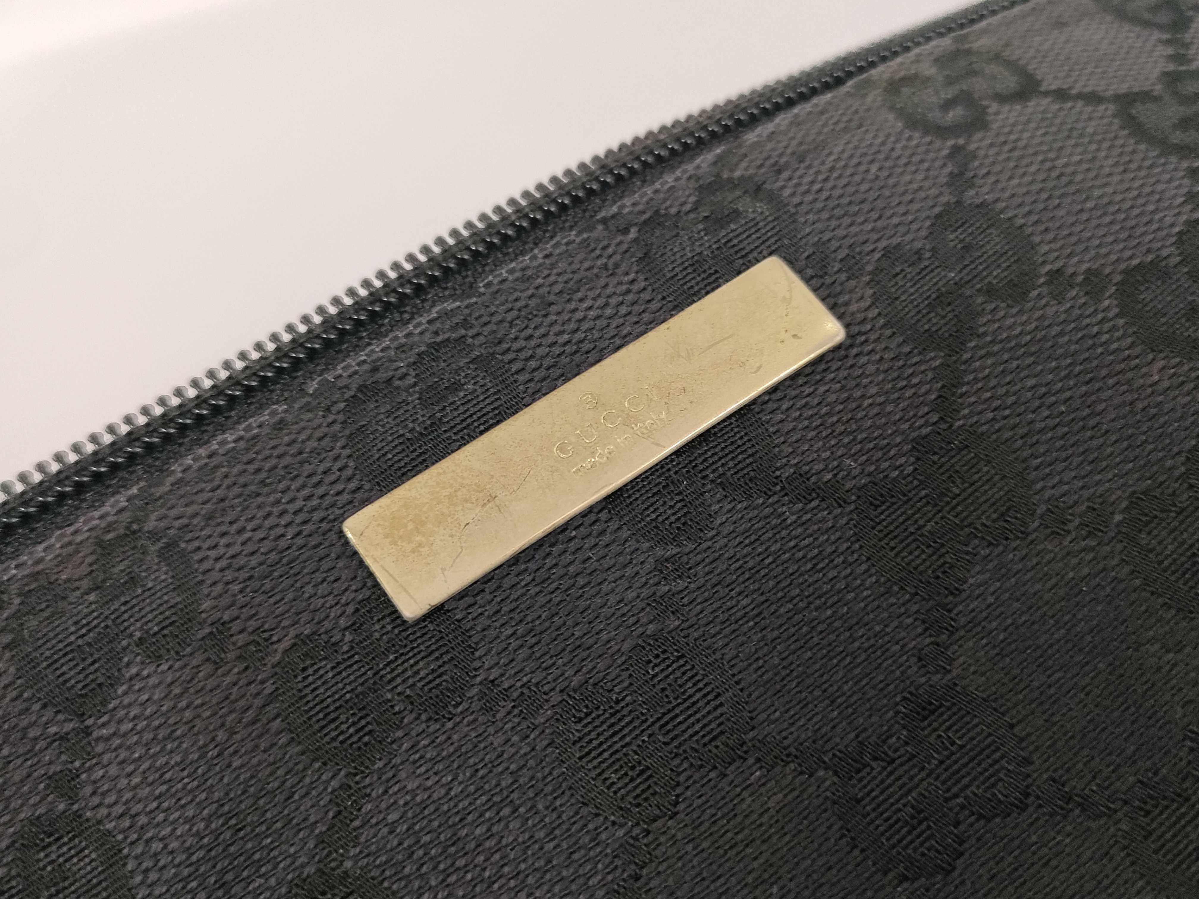 GG Canvas Gucci One-Shoulder Handbag — view 13