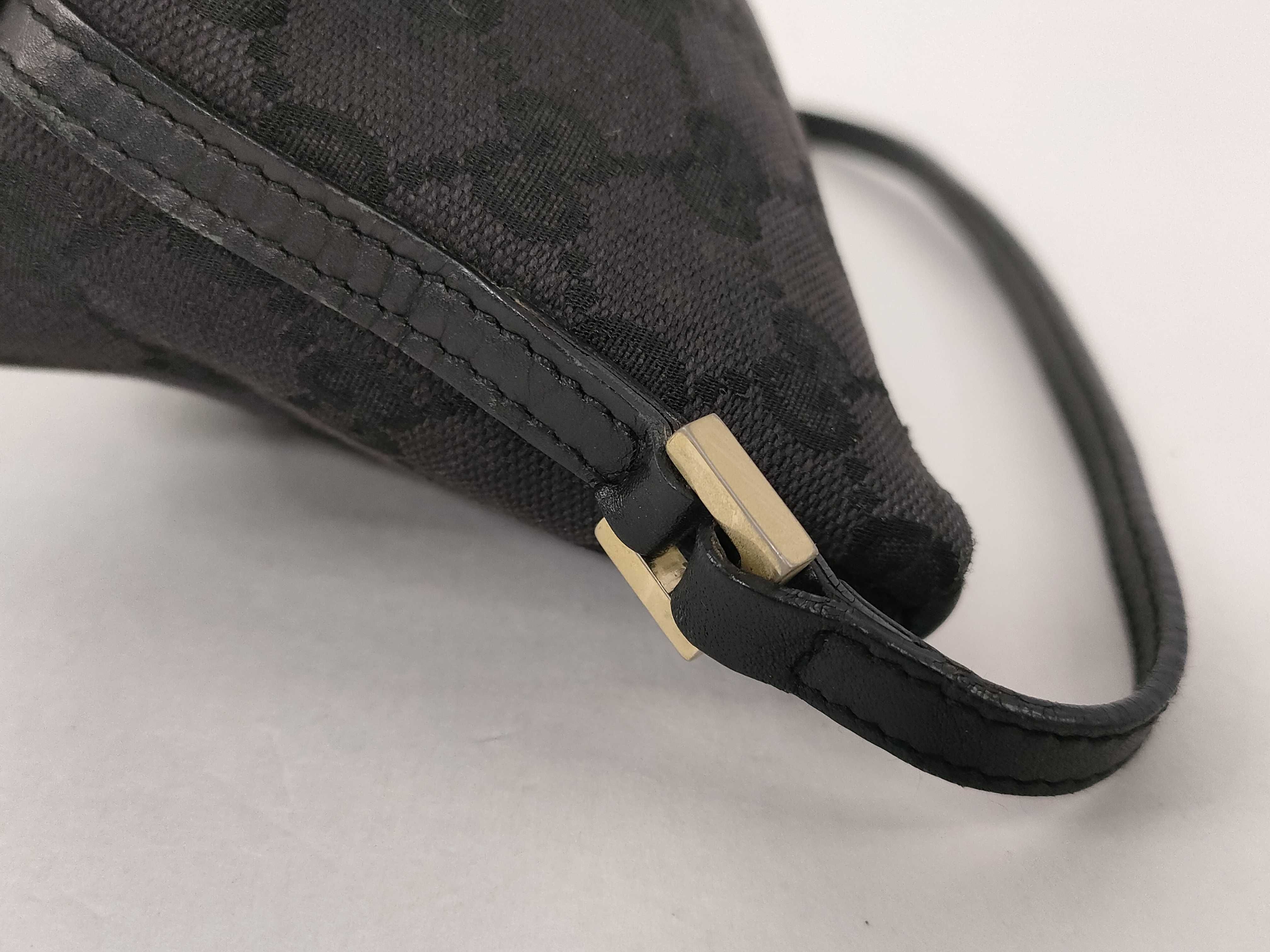 GG Canvas Gucci One-Shoulder Handbag — view 5
