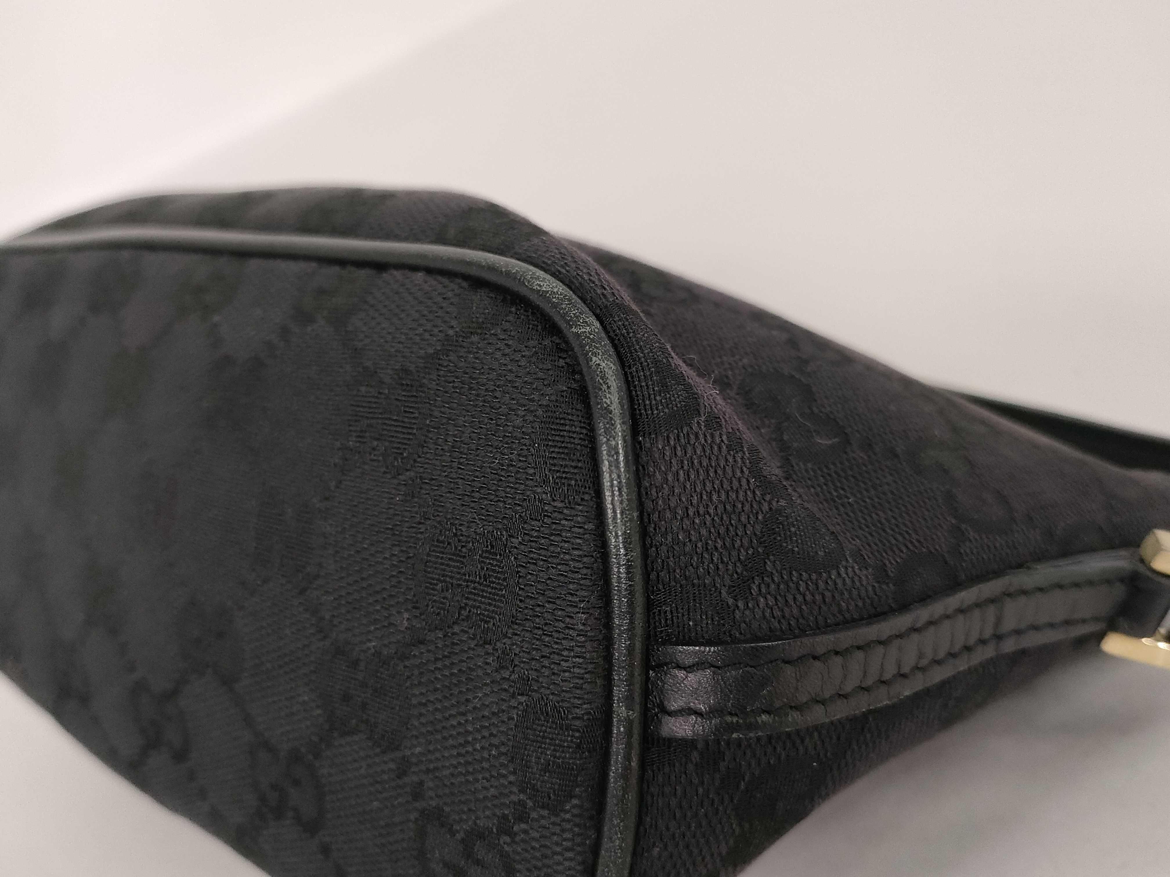GG Canvas Gucci One-Shoulder Handbag — view 6