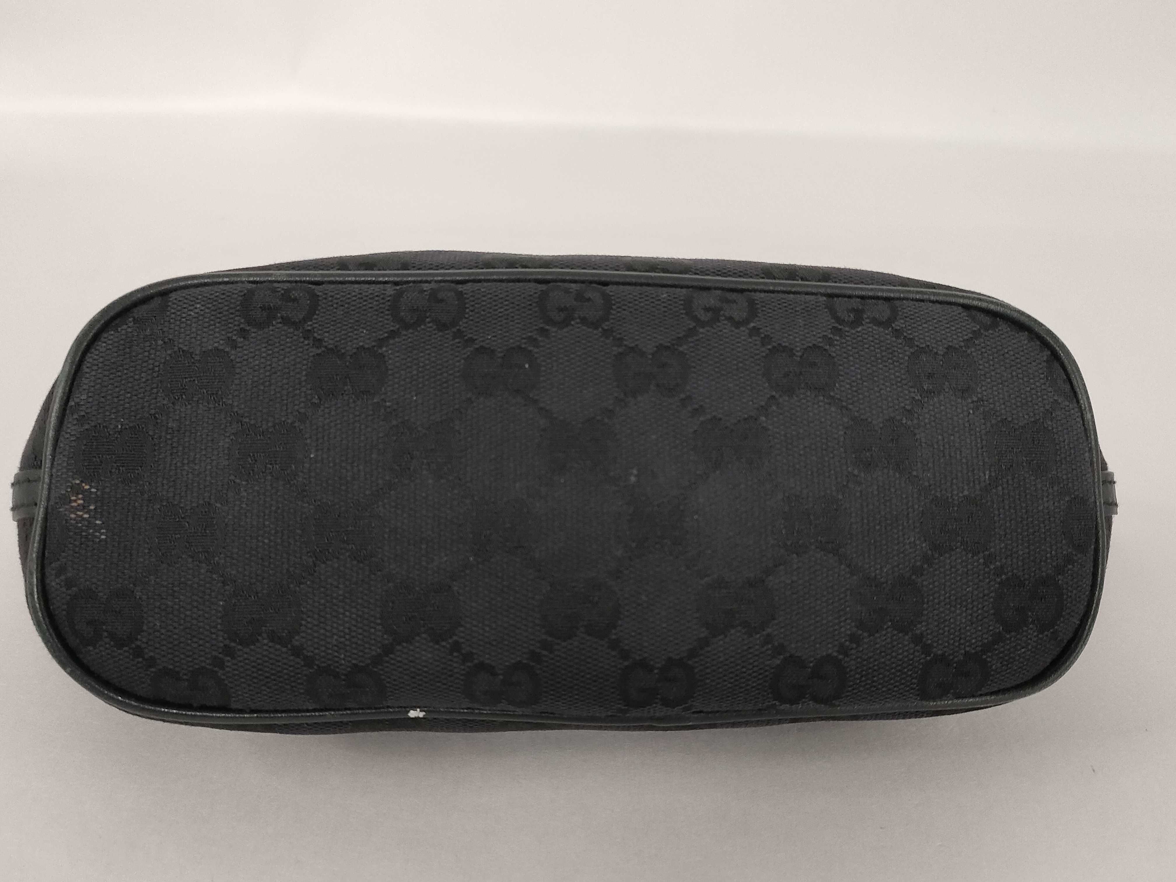 GG Canvas Gucci One-Shoulder Handbag — view 7